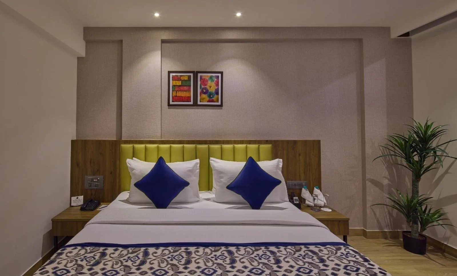 Bed in Grand Continent Hebbal A Sarovar Portico Affiliate Hotel