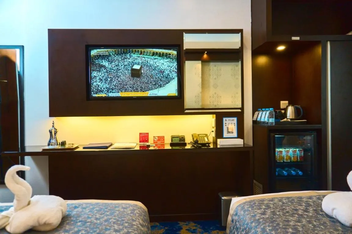 TV and multimedia in Selat Al Bait Hotel