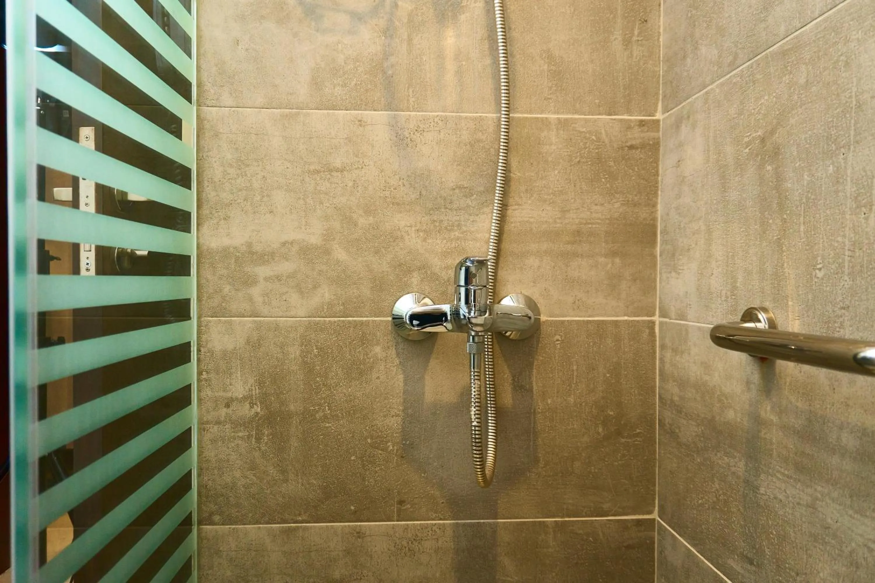 Shower in Selat Al Bait Hotel