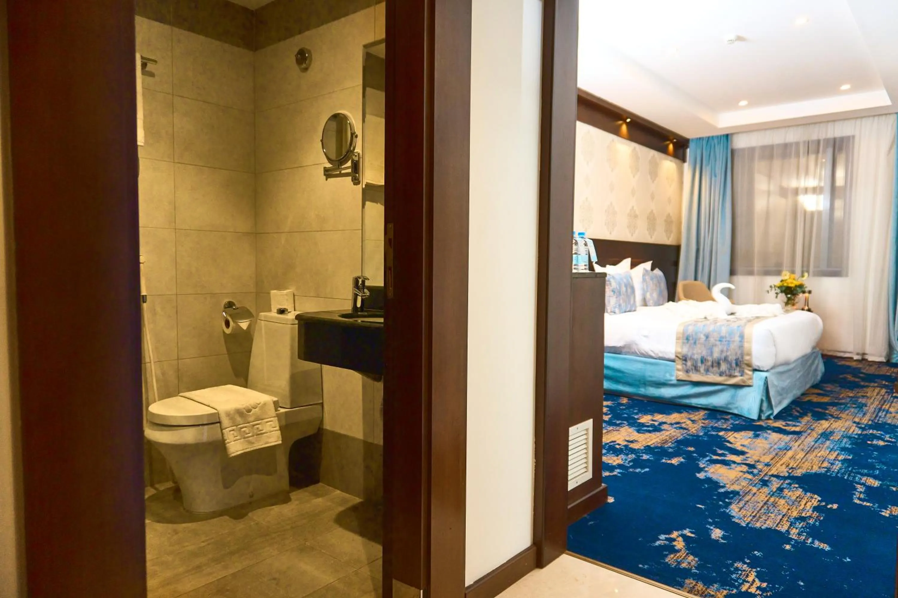 Toilet, Bed in Selat Al Bait Hotel