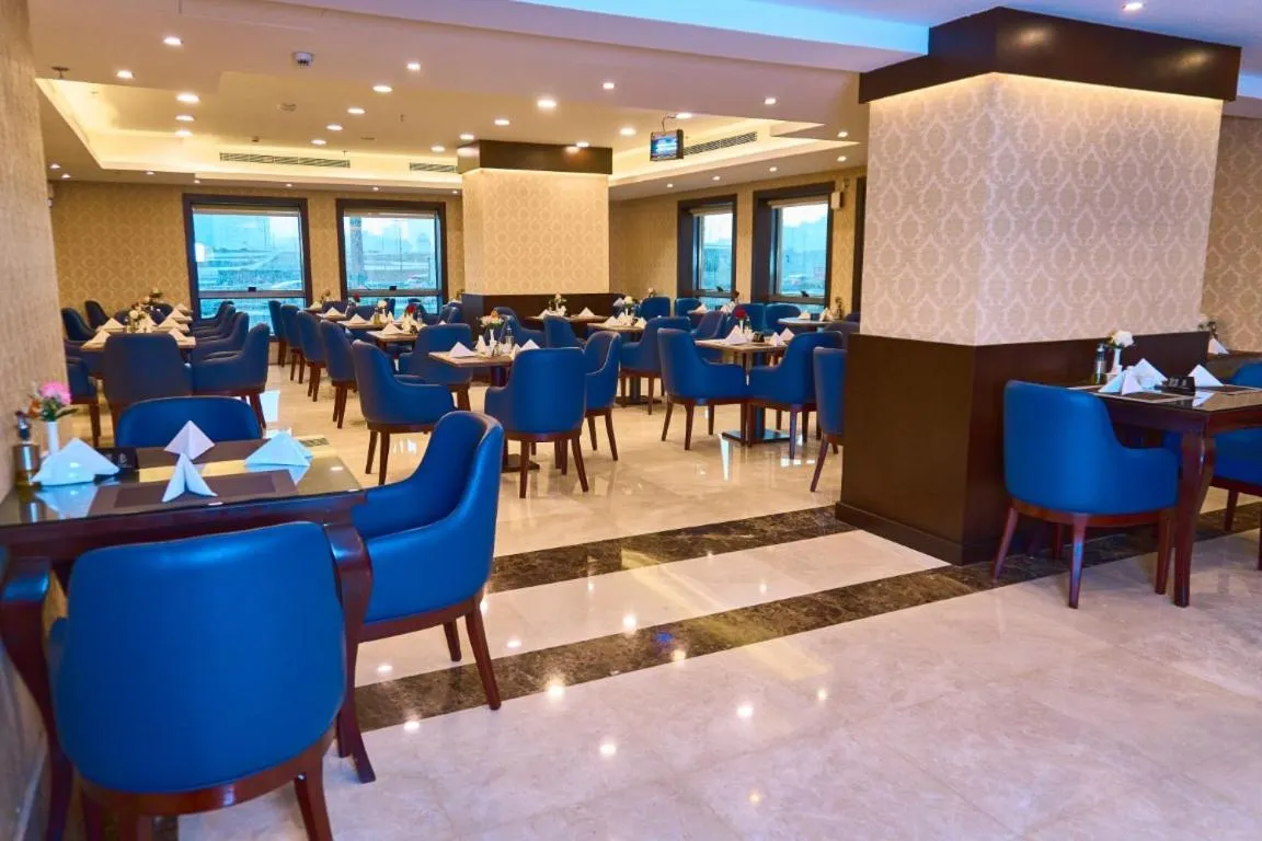 Restaurant/places to eat in Selat Al Bait Hotel