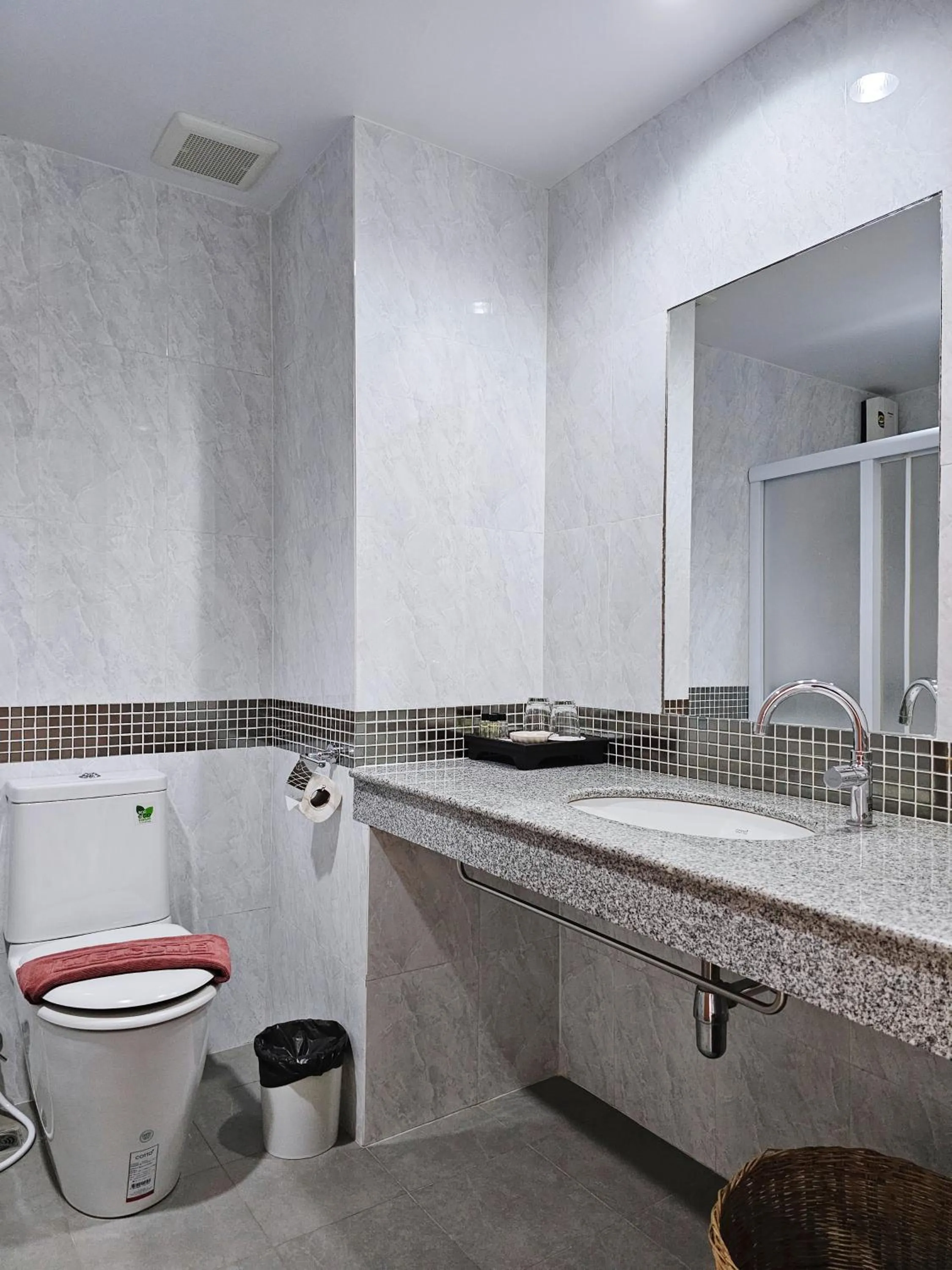 Toilet in Nanthana Villa