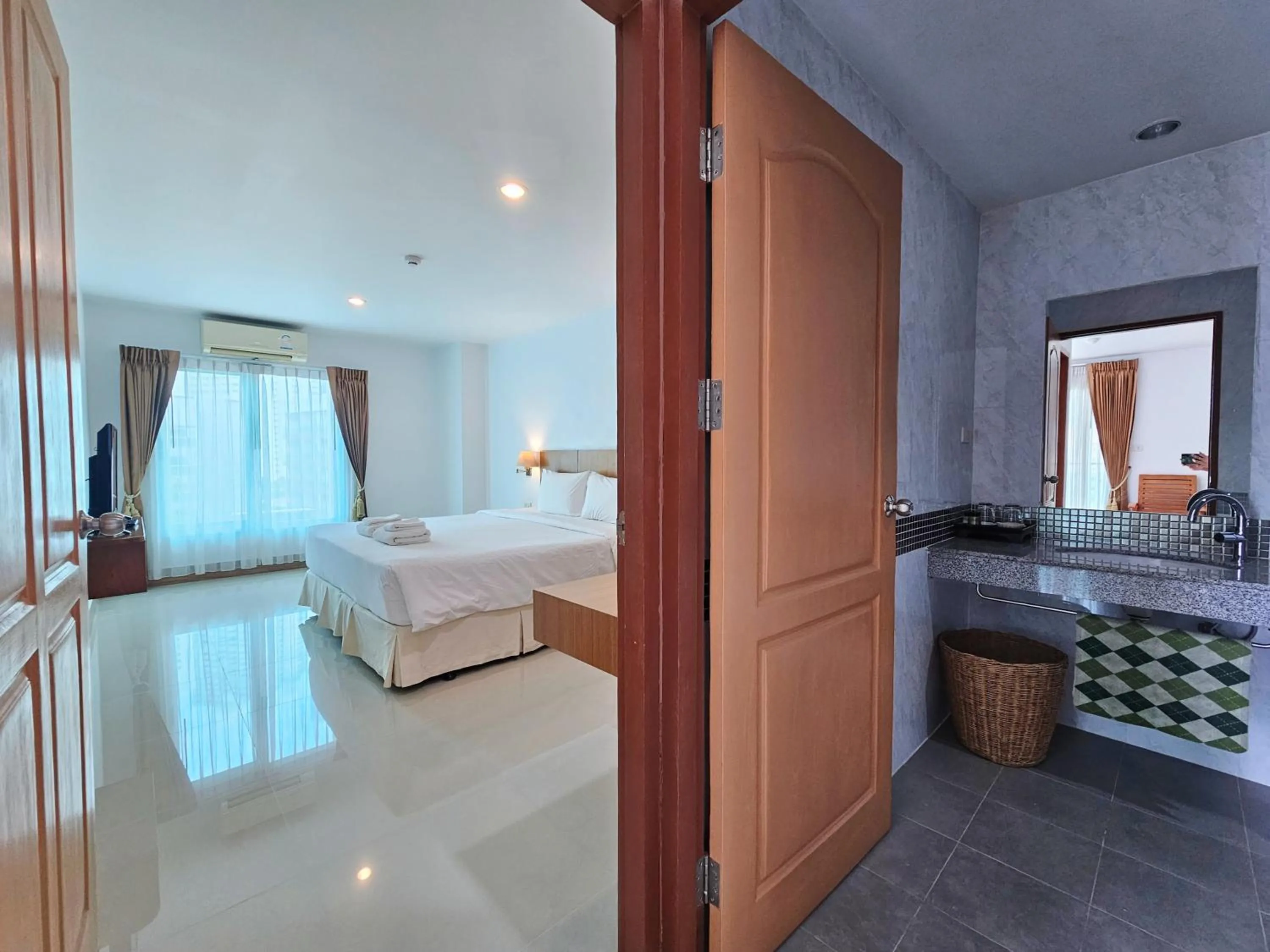 Photo of the whole room, Bed in Nanthana Villa