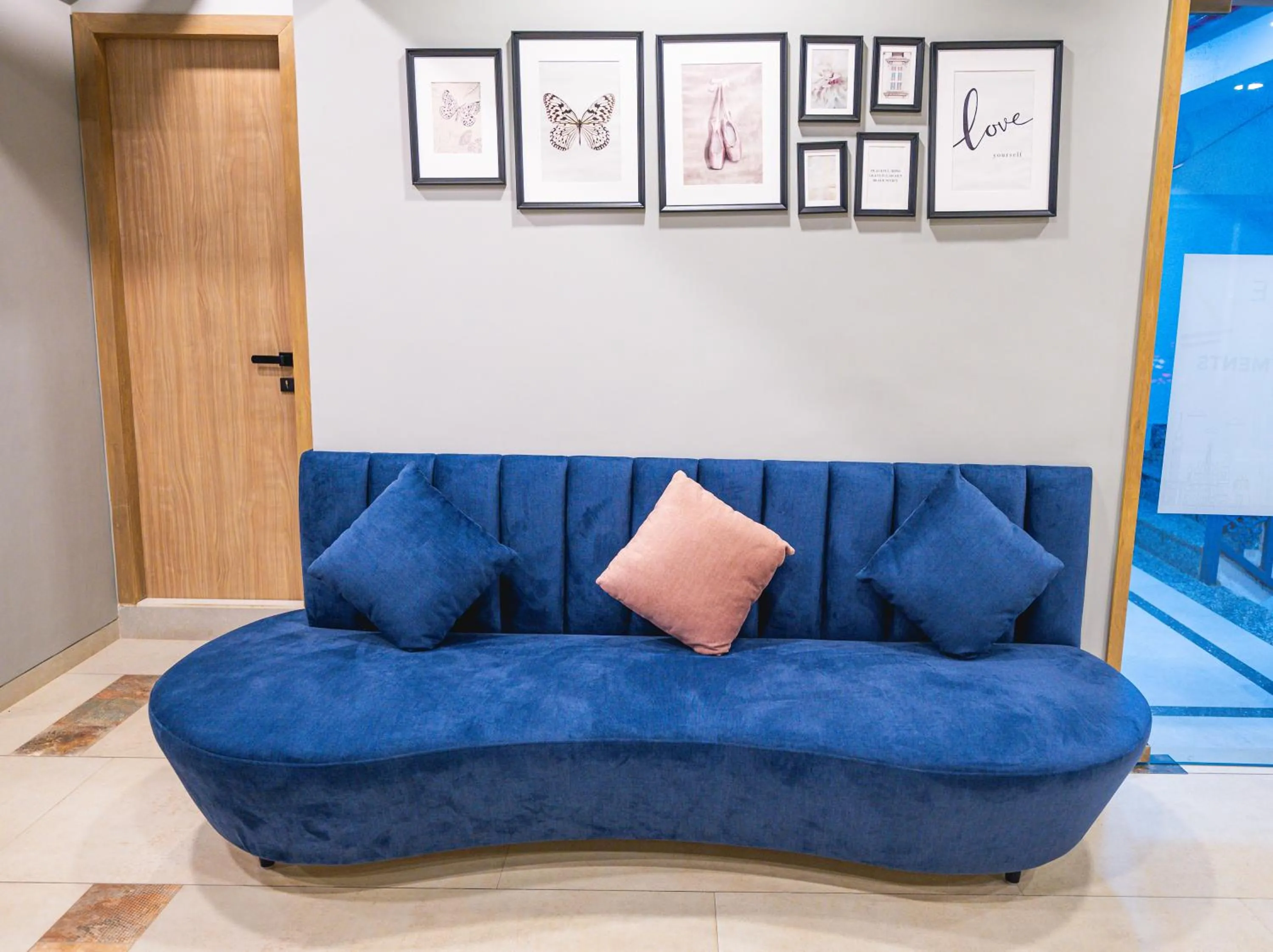 Seating area in Indie Stays Studios, Chembur