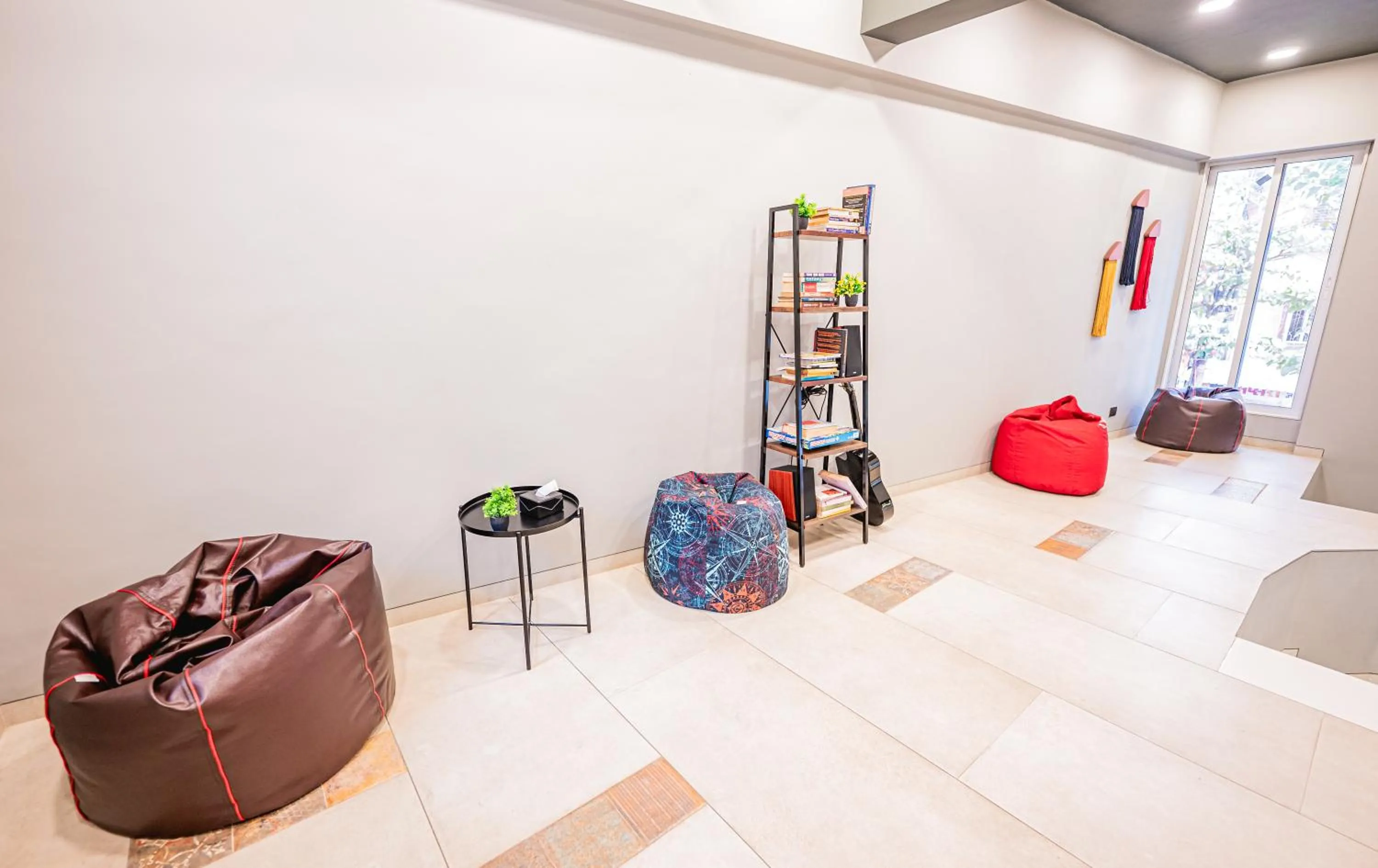 Living room in Indie Stays Studios, Chembur