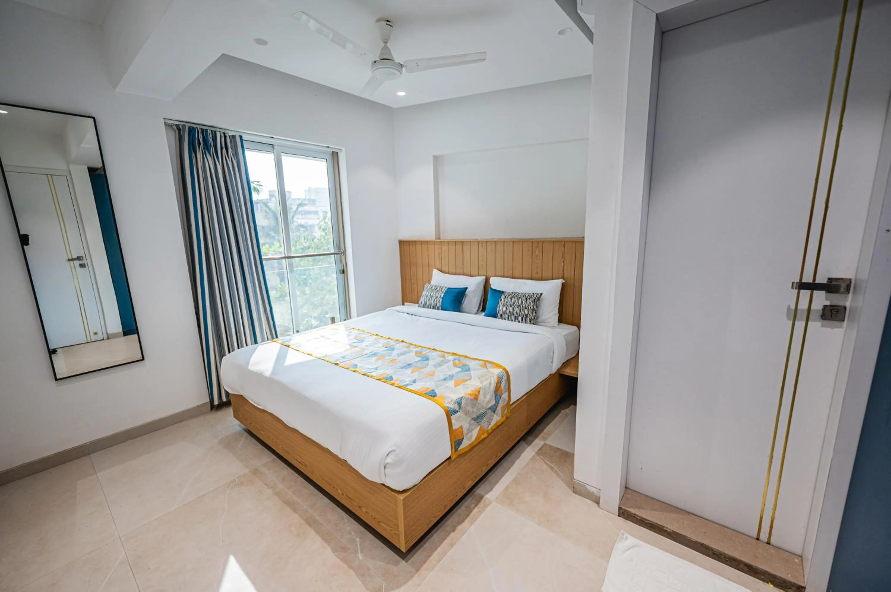 Bed in Indie Stays Studios, Chembur