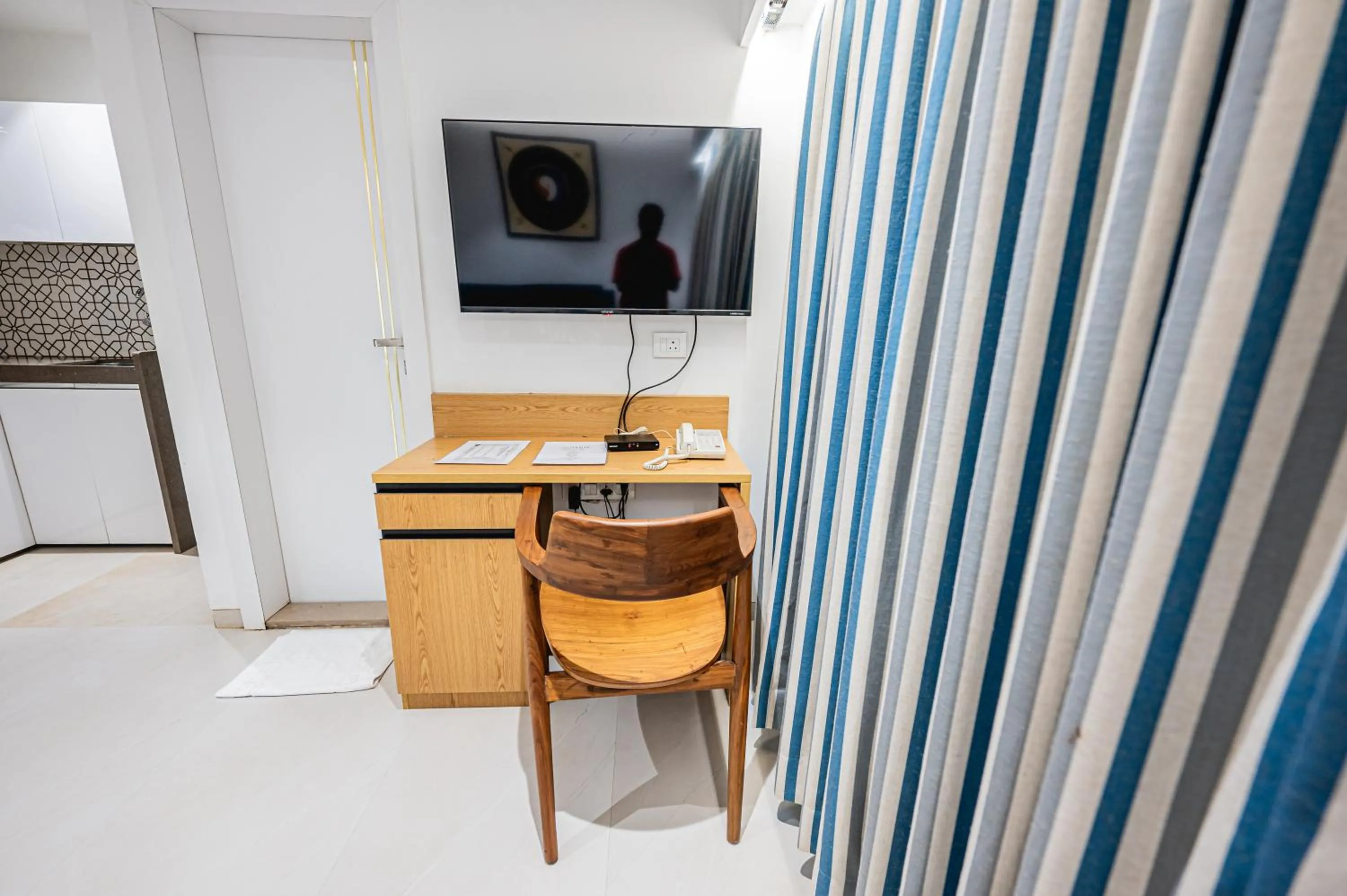 TV and multimedia in Indie Stays Studios, Chembur
