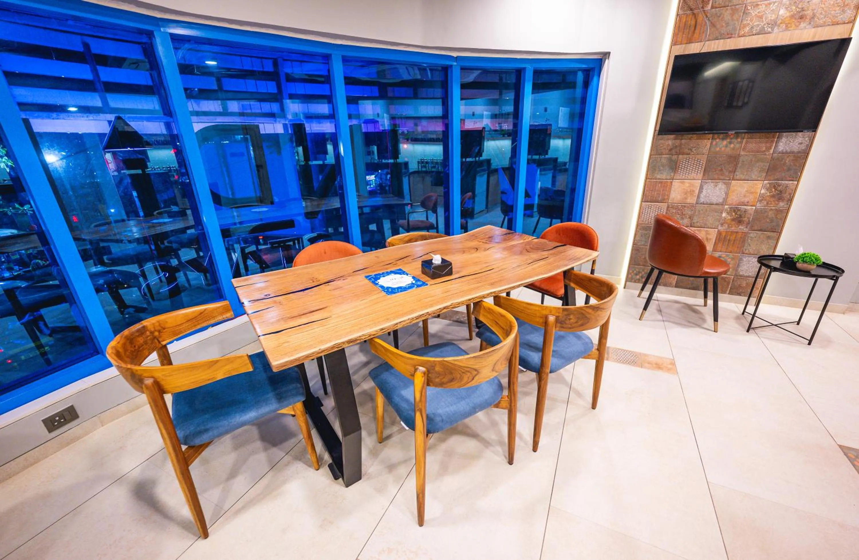 Living room in Indie Stays Studios, Chembur