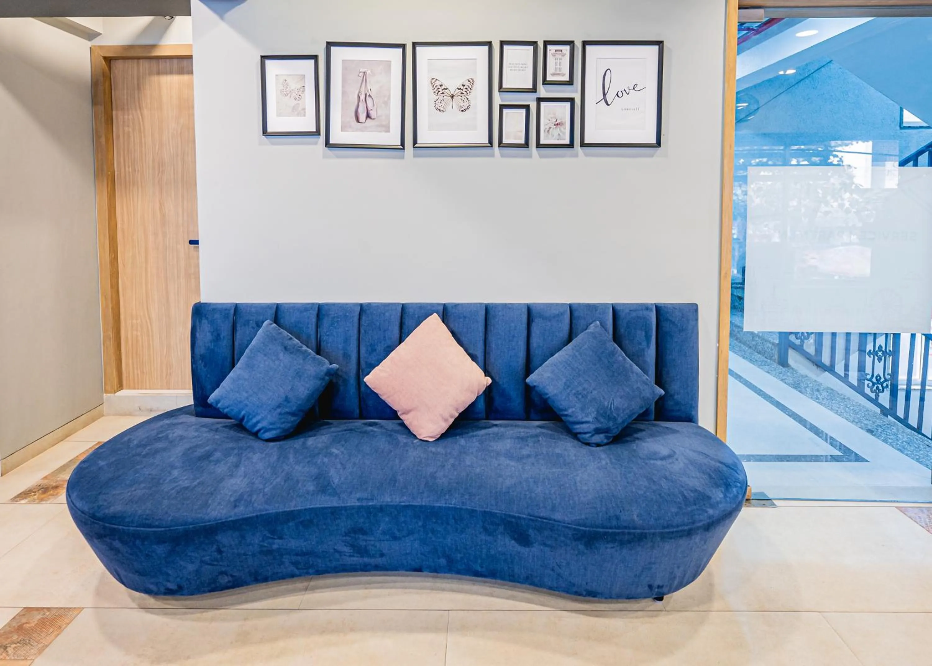 Seating area in Indie Stays Studios, Chembur