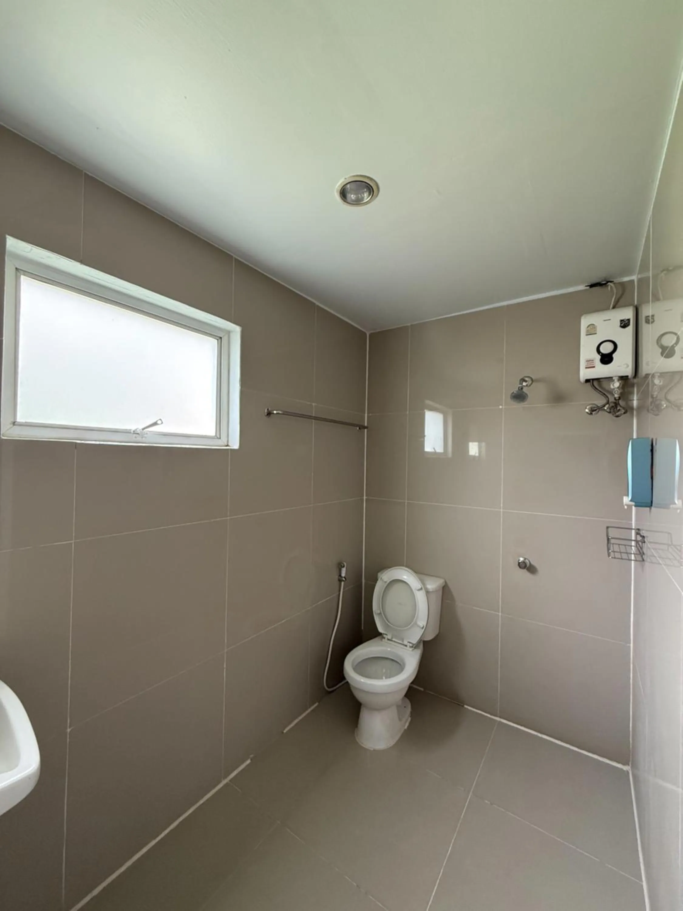 Shower in Greenhouse Bangkok Khaosan