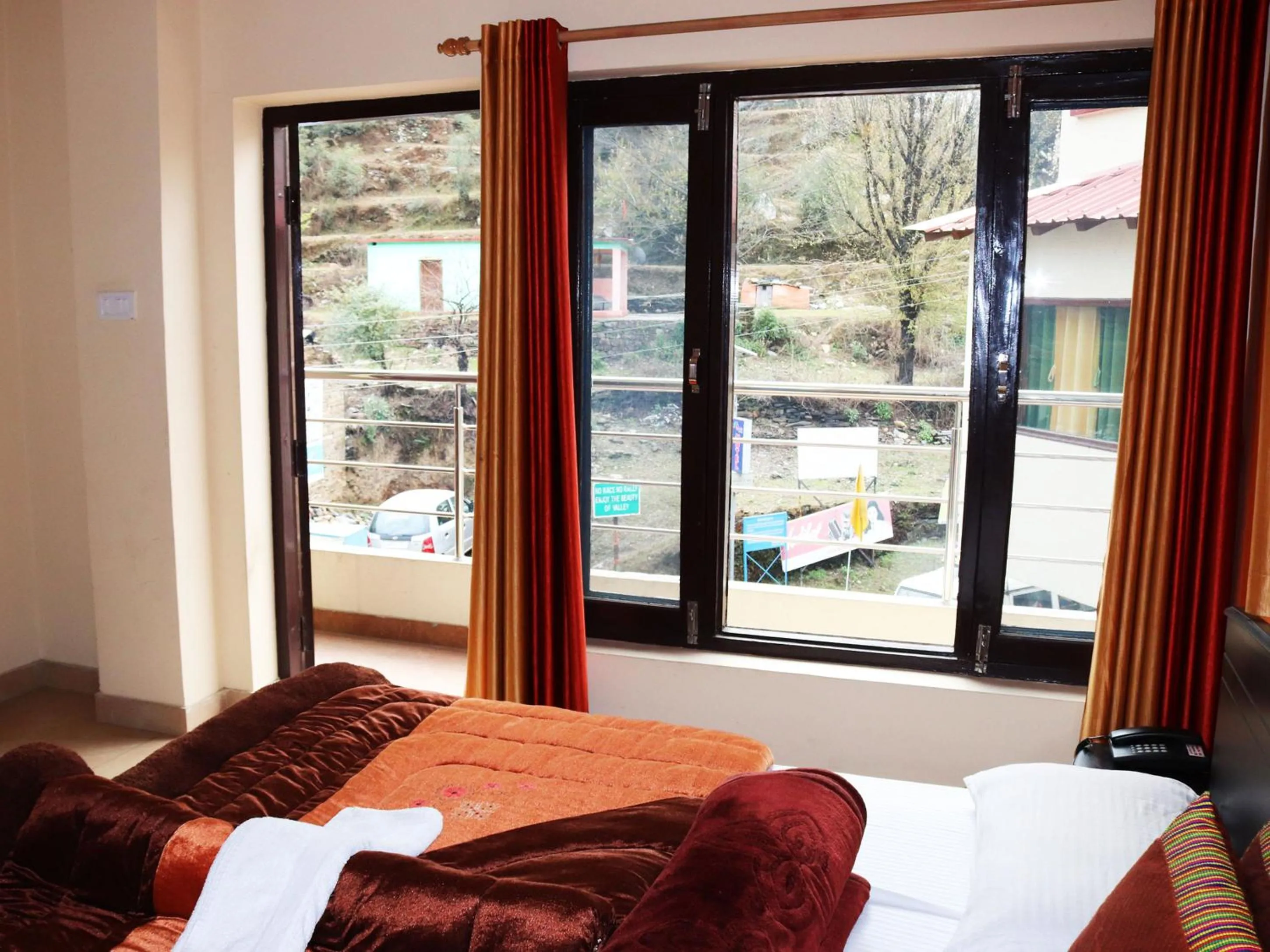 River view, Bed in Shivalik River Retreat