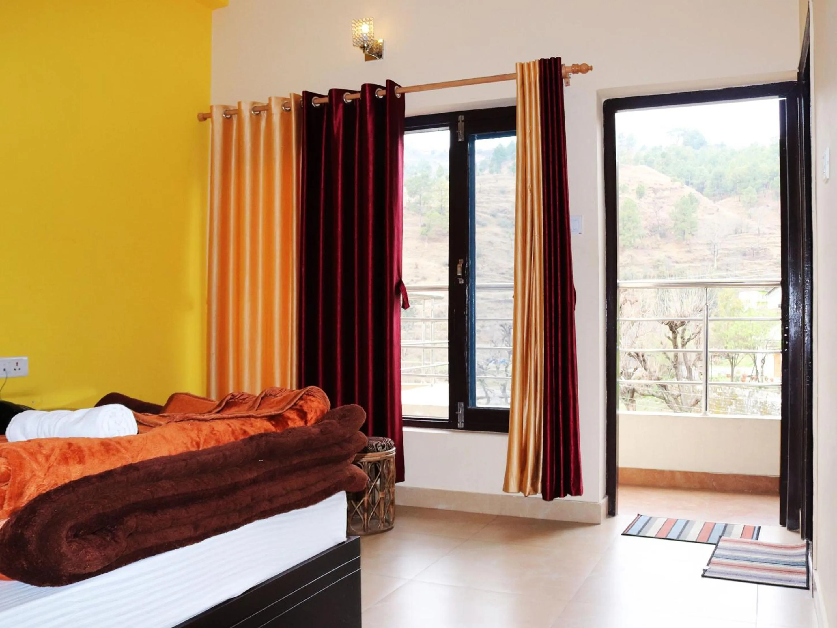 Bedroom, Bed in Shivalik River Retreat