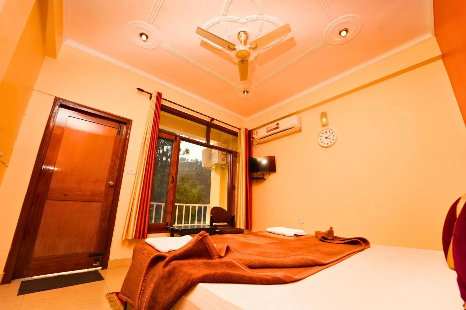 Bed in Shivalik River Retreat