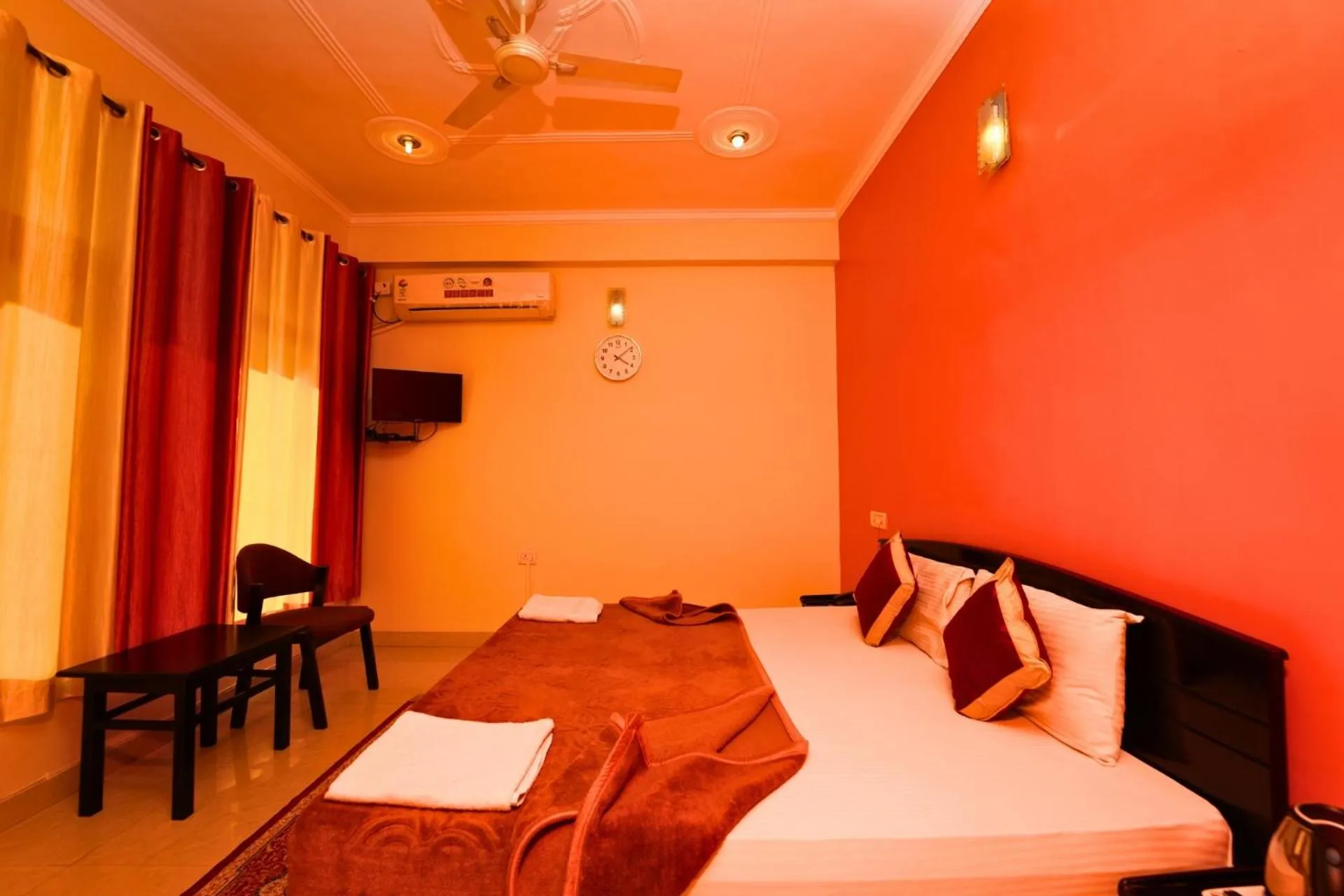 Bed in Shivalik River Retreat