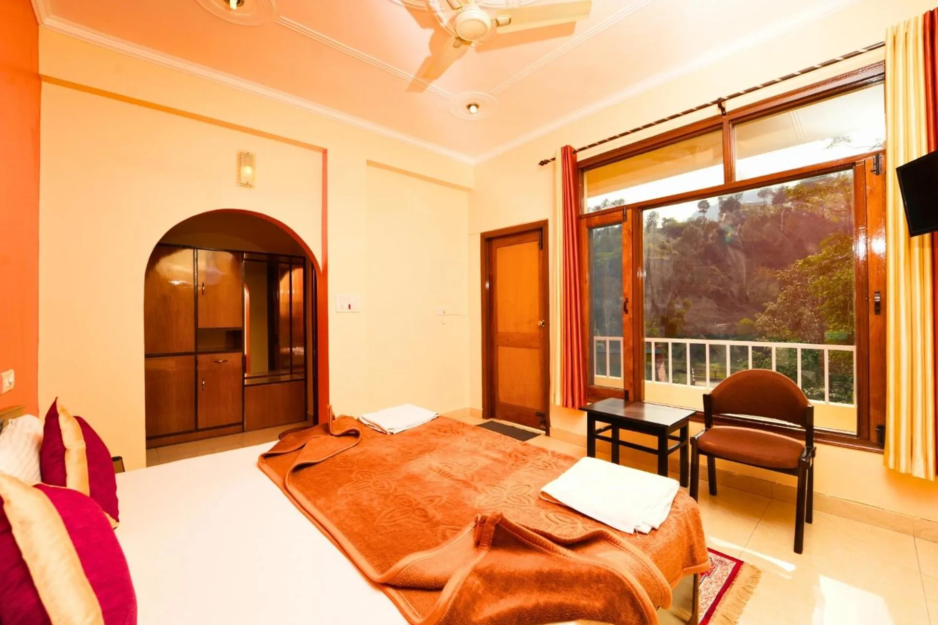 Bed in Shivalik River Retreat