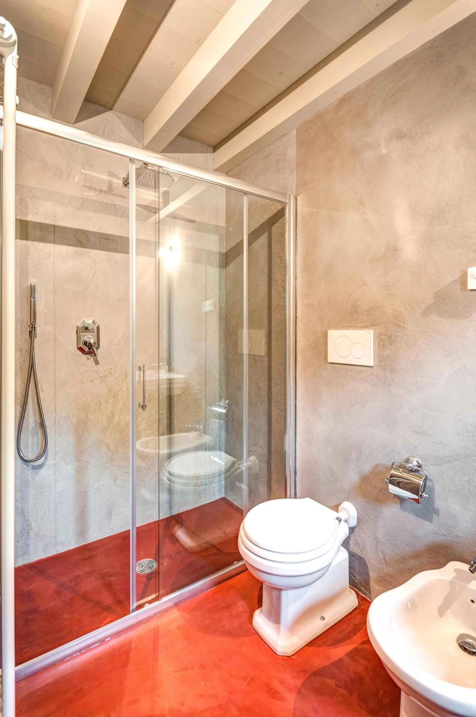 Shower in Prati Palai