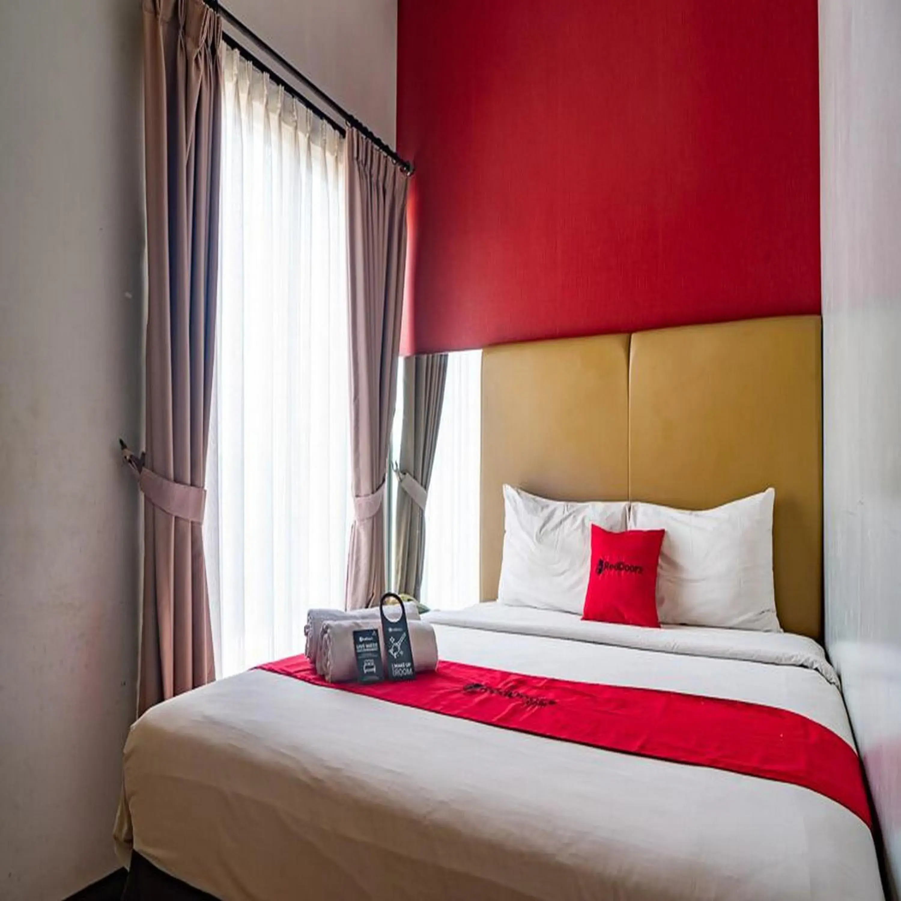 Standard Double Room in RedDoorz Plus at Blue Pacific Blok M Standard Double Room in RedDoorz Plus at Blue Pacific Blok M