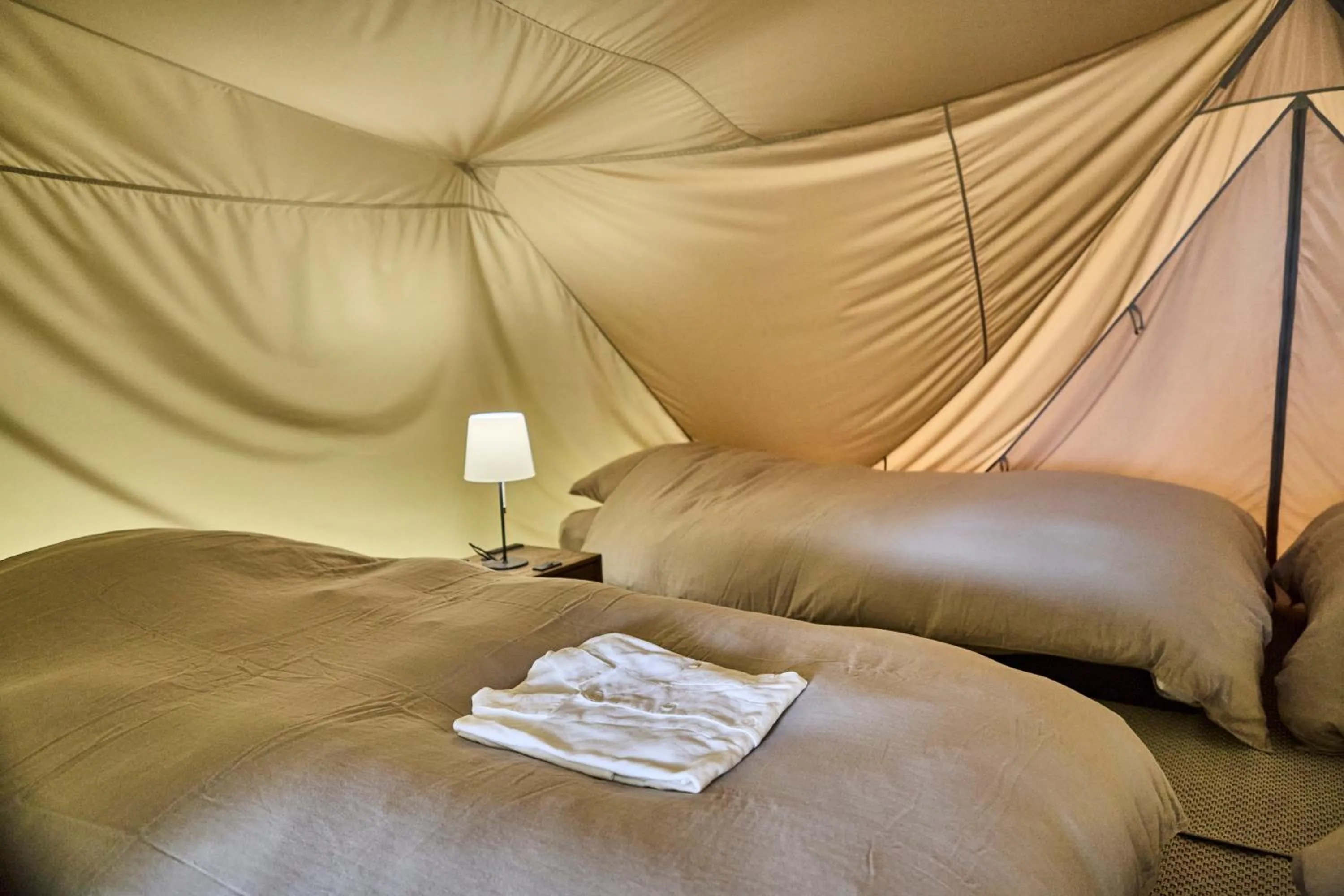 Bedroom, Bed in Snow Peak YAKEI SUITE ABURAYAMA FUKUOKA