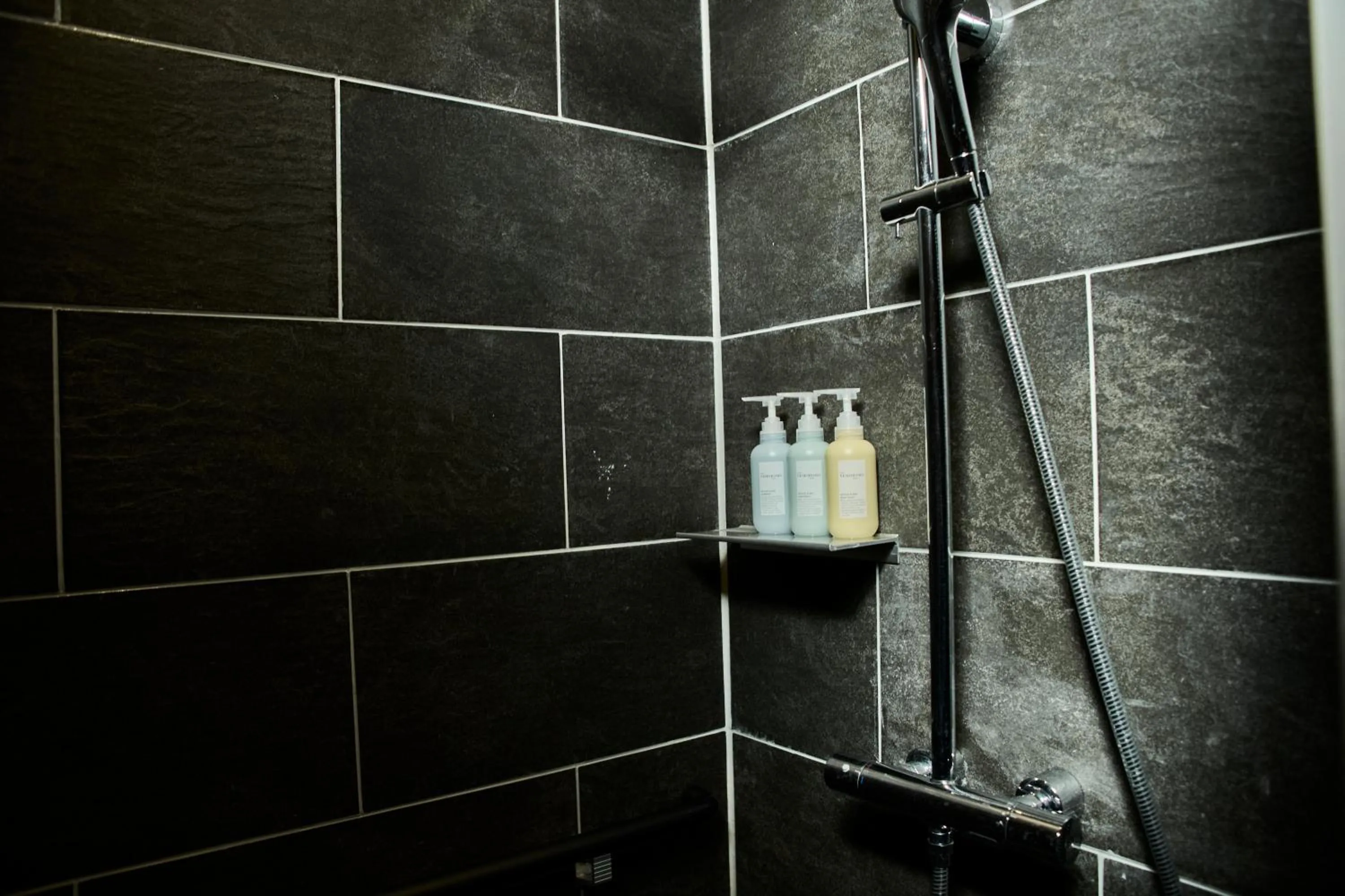 Shower in Snow Peak YAKEI SUITE ABURAYAMA FUKUOKA