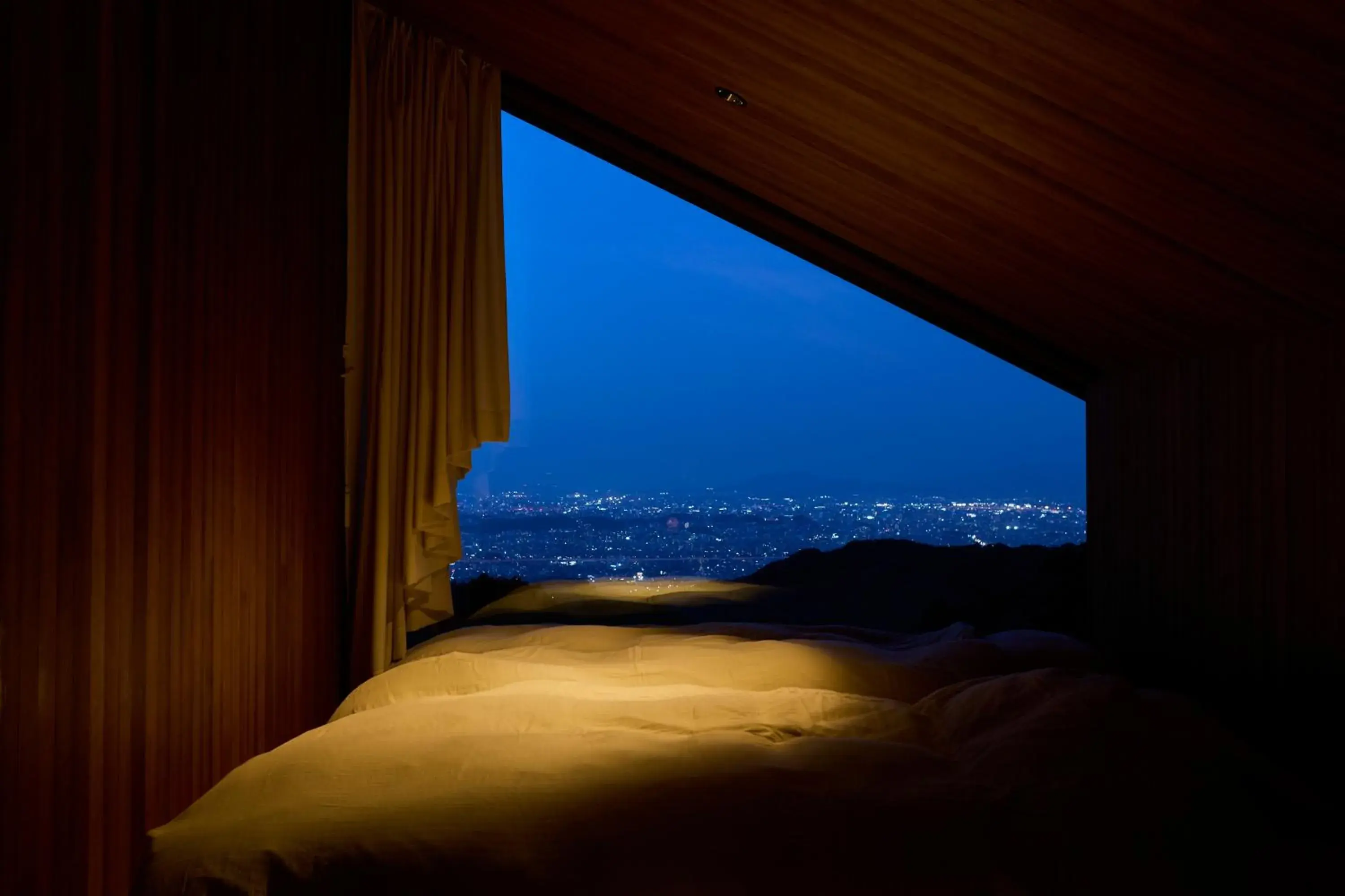 View (from property/room), Bed in Snow Peak YAKEI SUITE ABURAYAMA FUKUOKA View (from property/room), Bed in Snow Peak YAKEI SUITE ABURAYAMA FUKUOKA