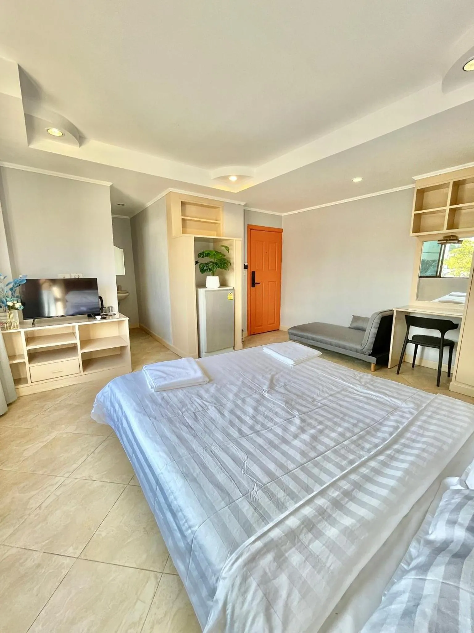 Bed in Nona Pattaya Hotel