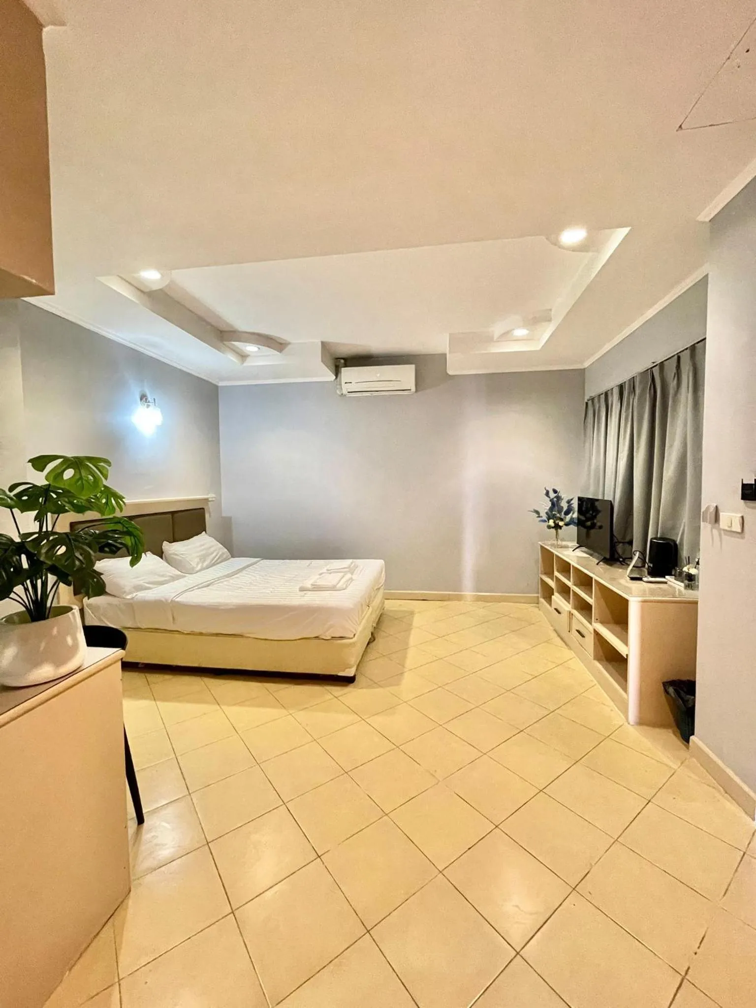Bed in Nona Pattaya Hotel