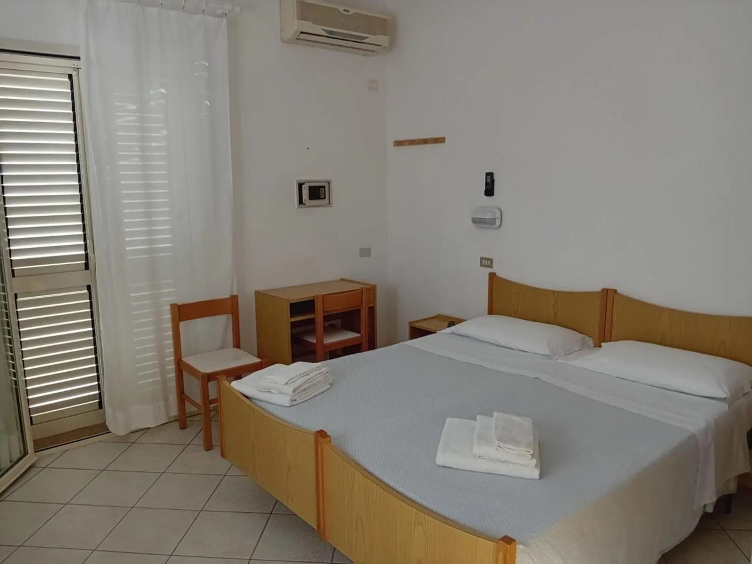 Bedroom, Bed in Hotel Serafini Misano Adriatico