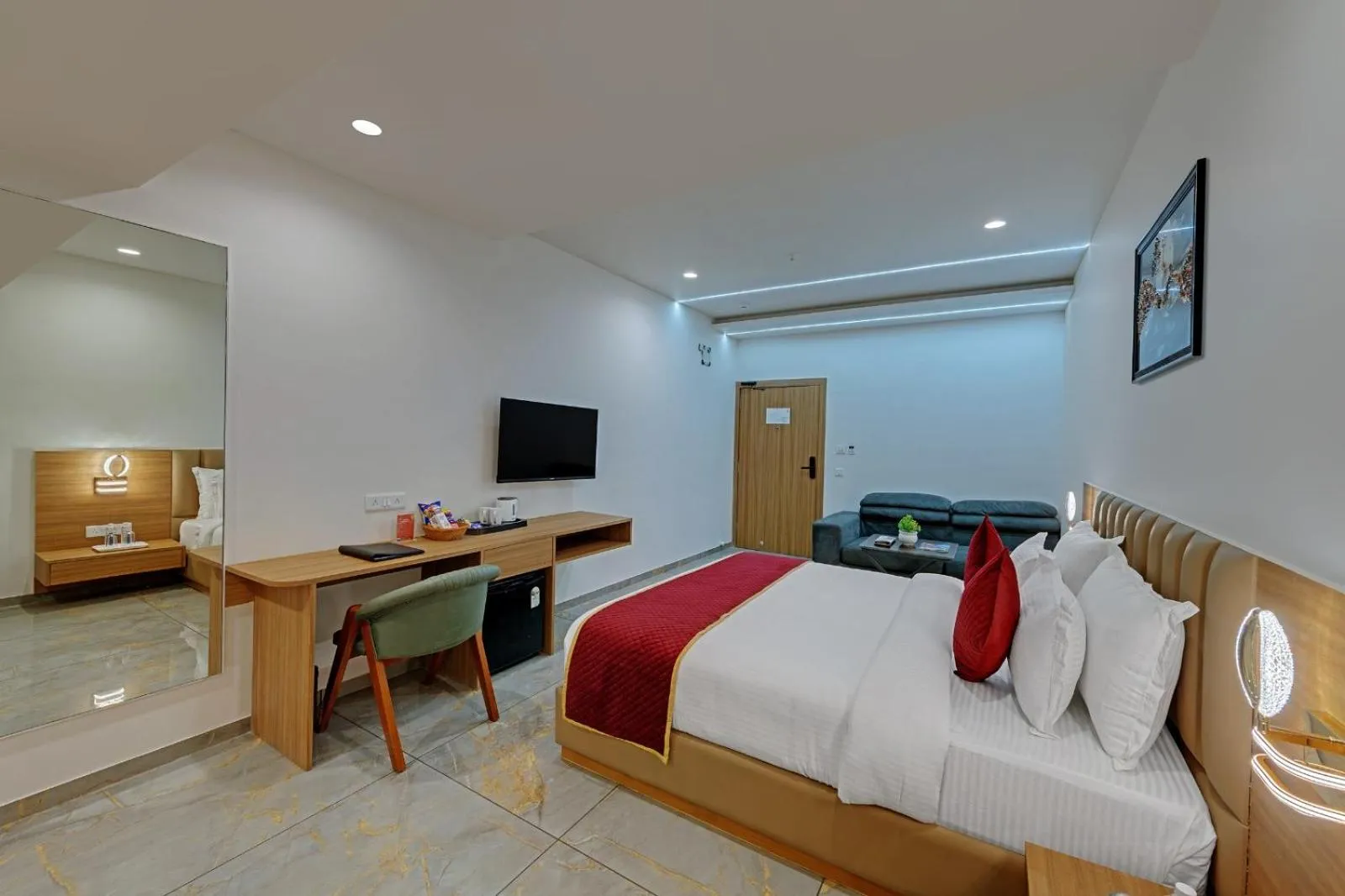 TV and multimedia, Bed in Comfort Inn Sapphire Chandkheda, Ahmedabad