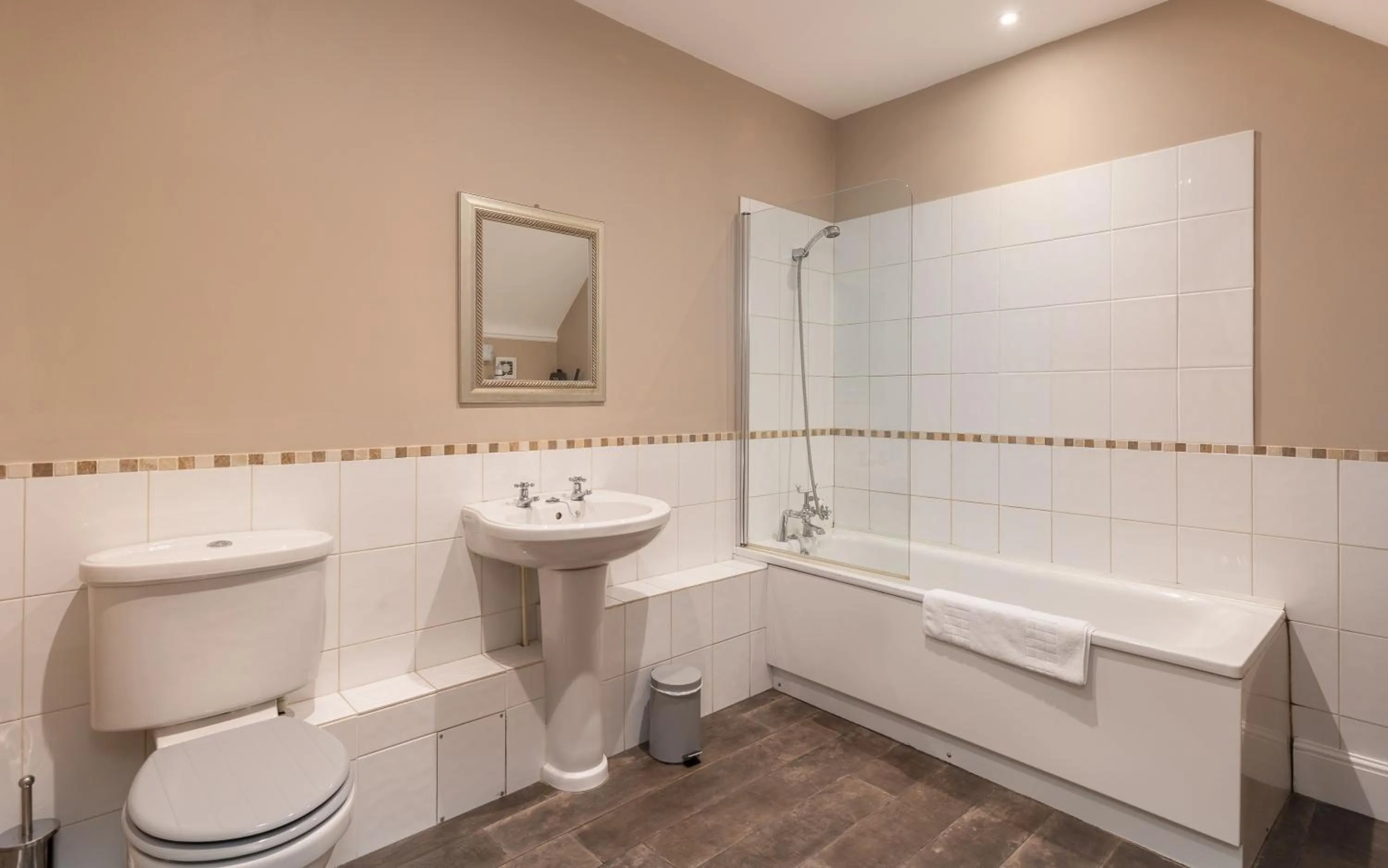 Bathroom in Hewitt's Restaurant & Rooms