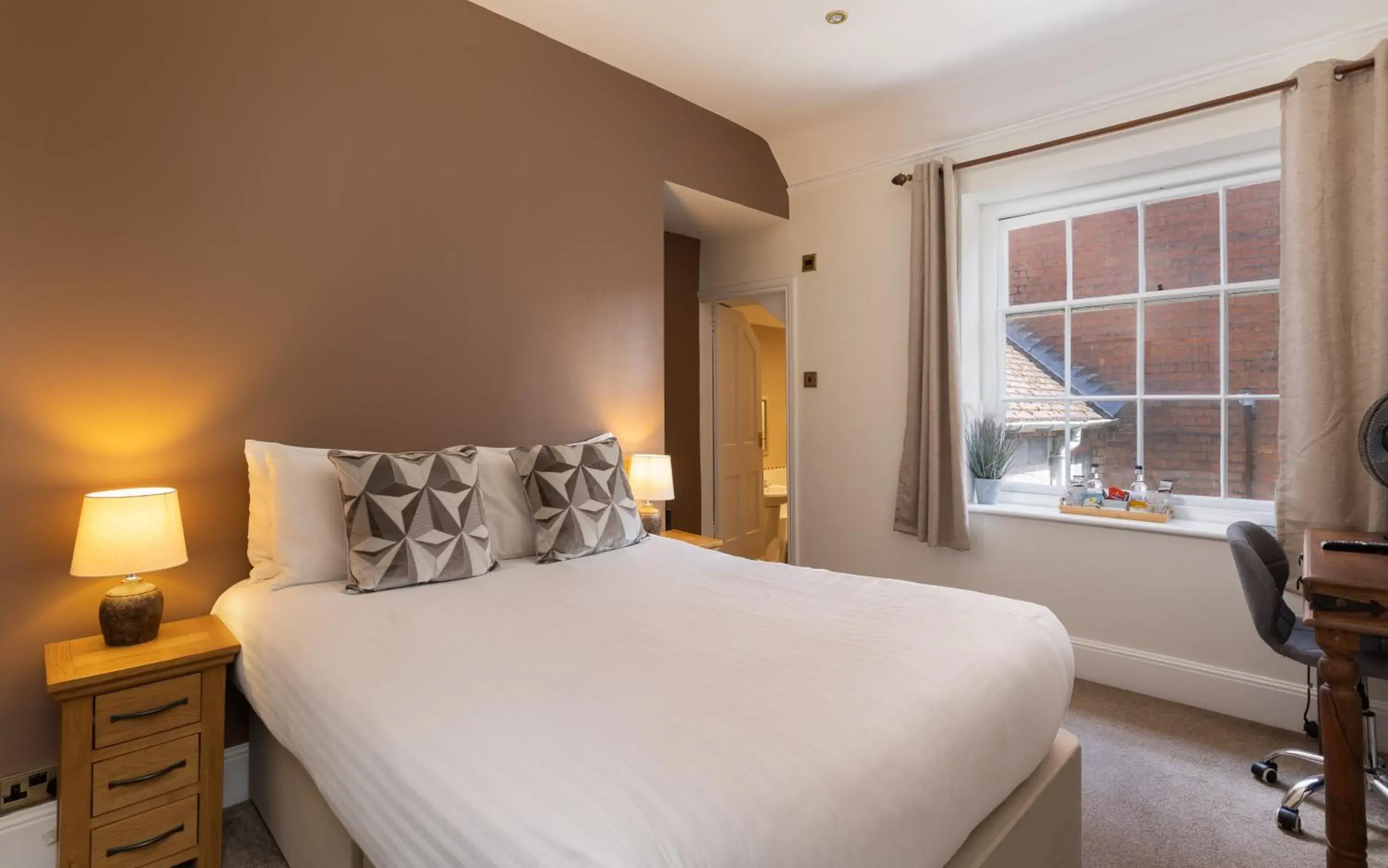 Double Room in Hewitt's Restaurant & Rooms Double Room in Hewitt's Restaurant & Rooms