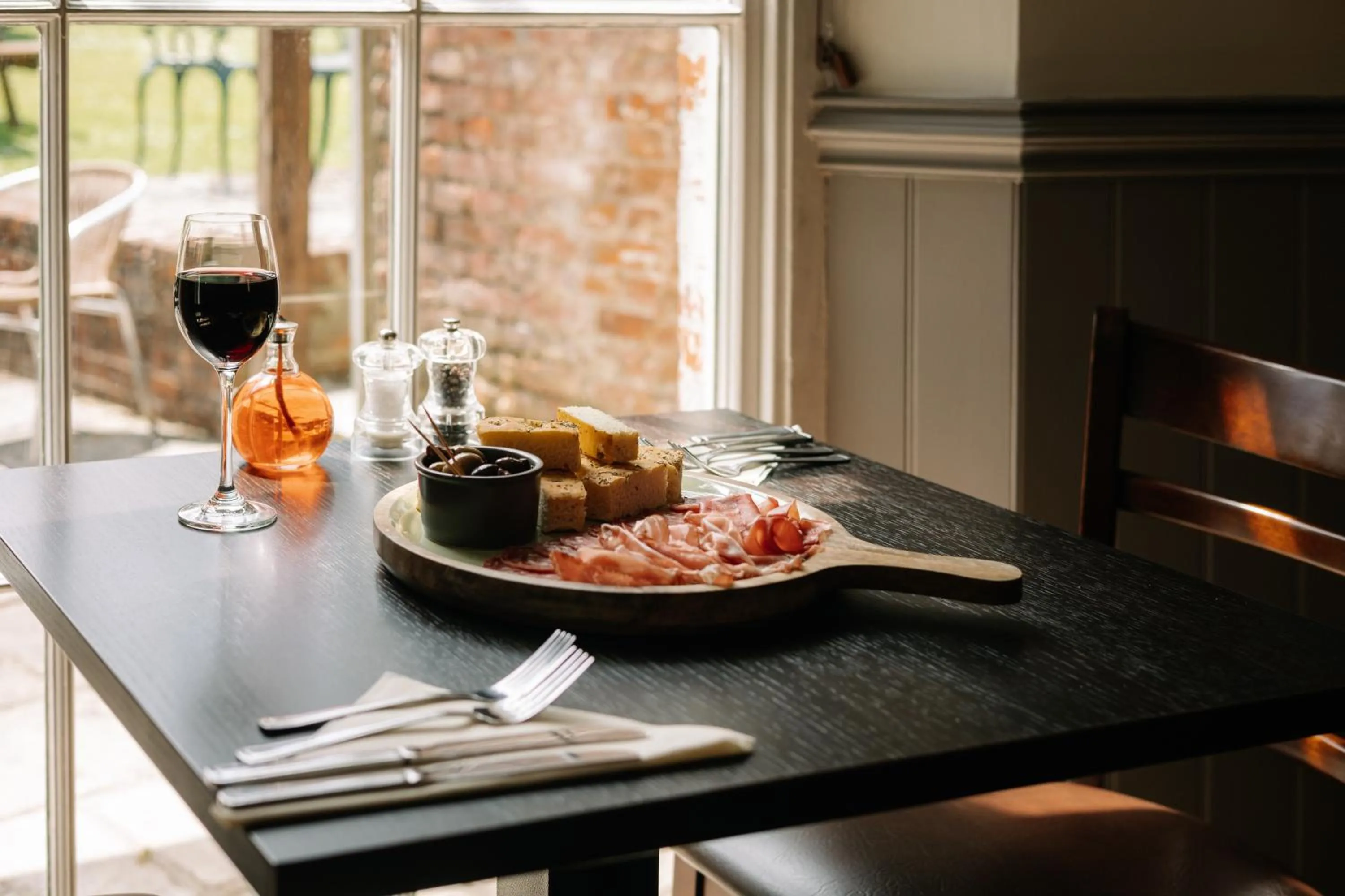 Restaurant/places to eat in Hewitt's Restaurant & Rooms