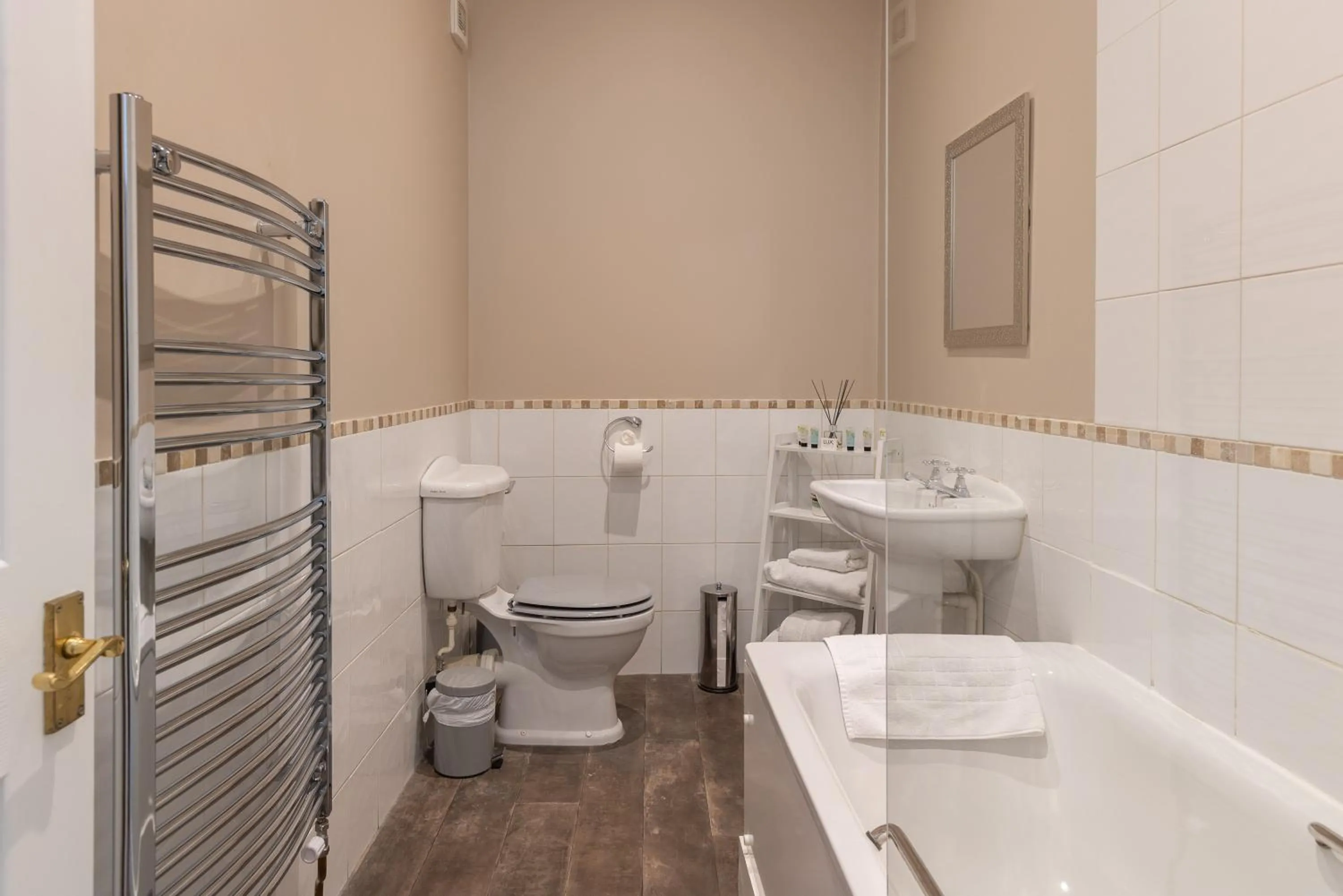 Bathroom in Hewitt's Restaurant & Rooms