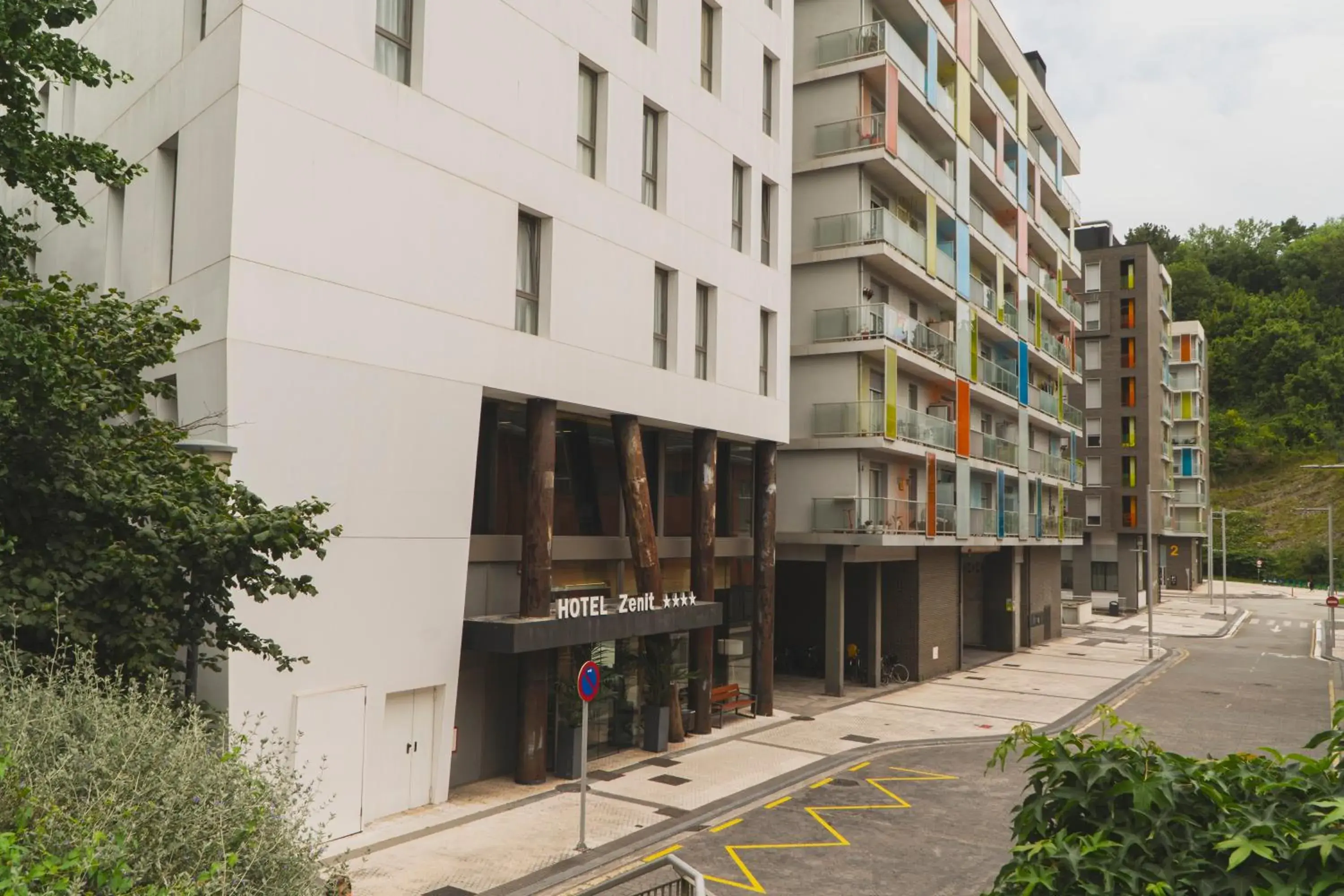 Facade/entrance in Zenit San Sebastián Facade/entrance in Zenit San Sebastián