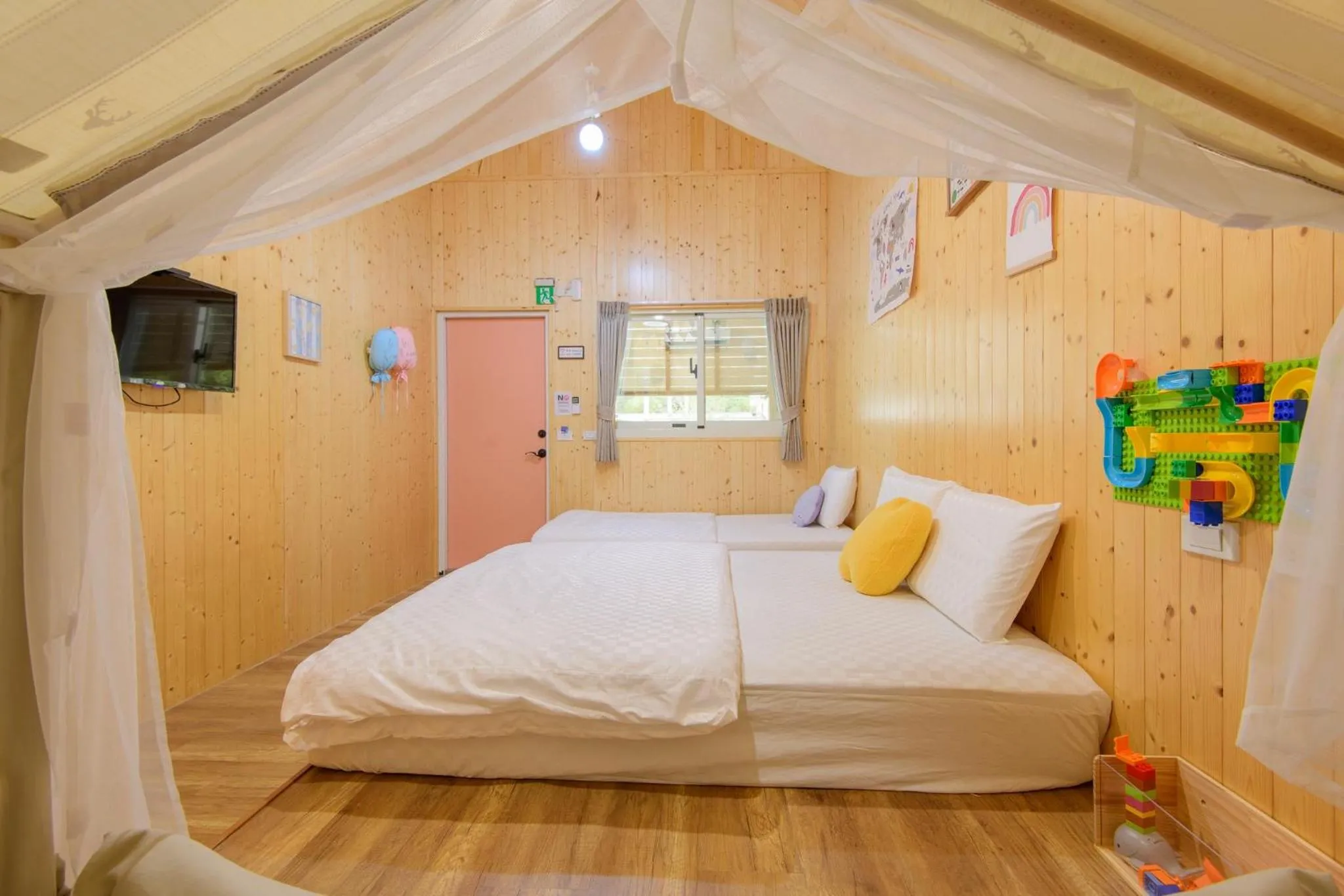 Bedroom, Bed in Little Lost B&B l Family&Pet Friendly