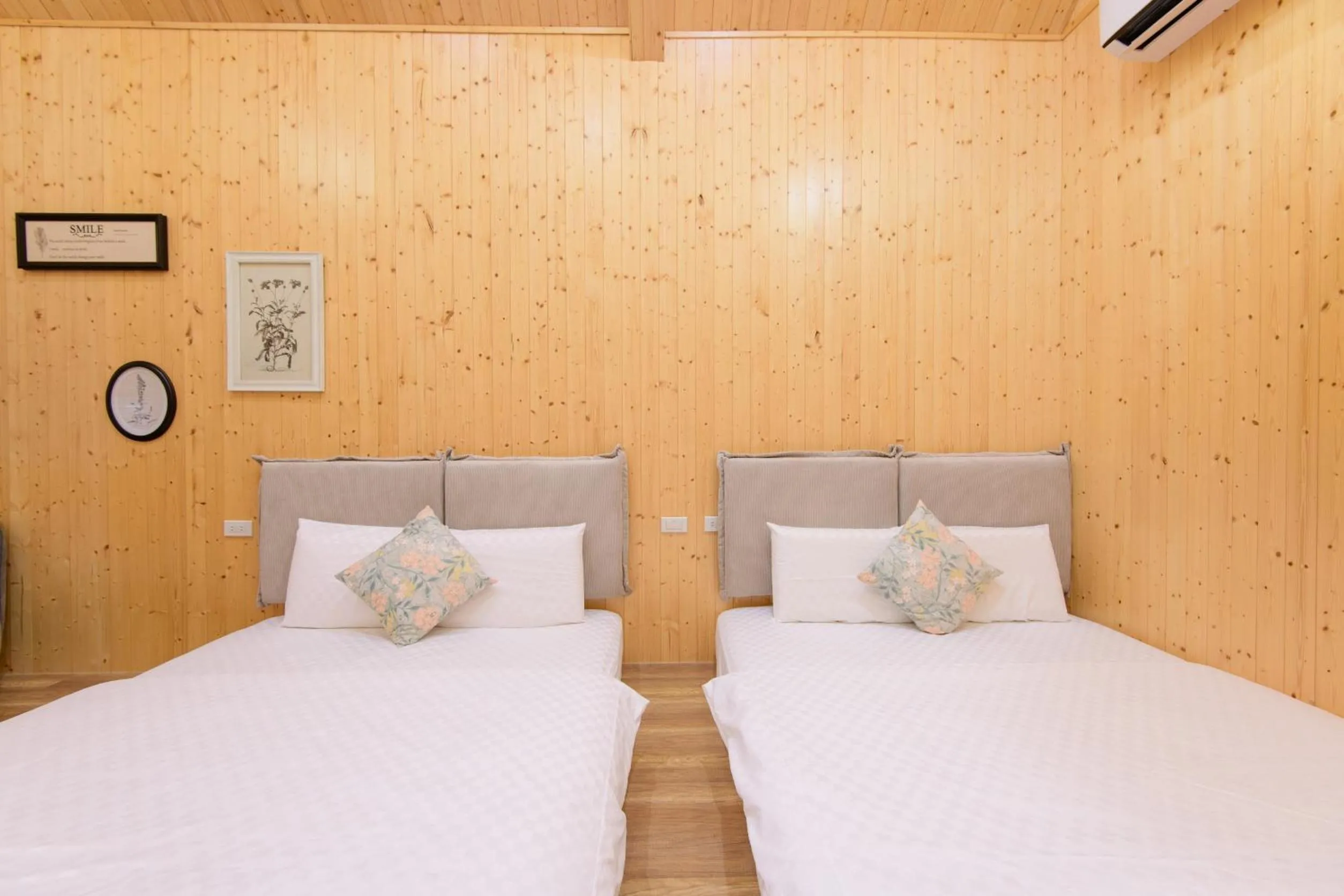 Bed in Little Lost B&B l Family&Pet Friendly