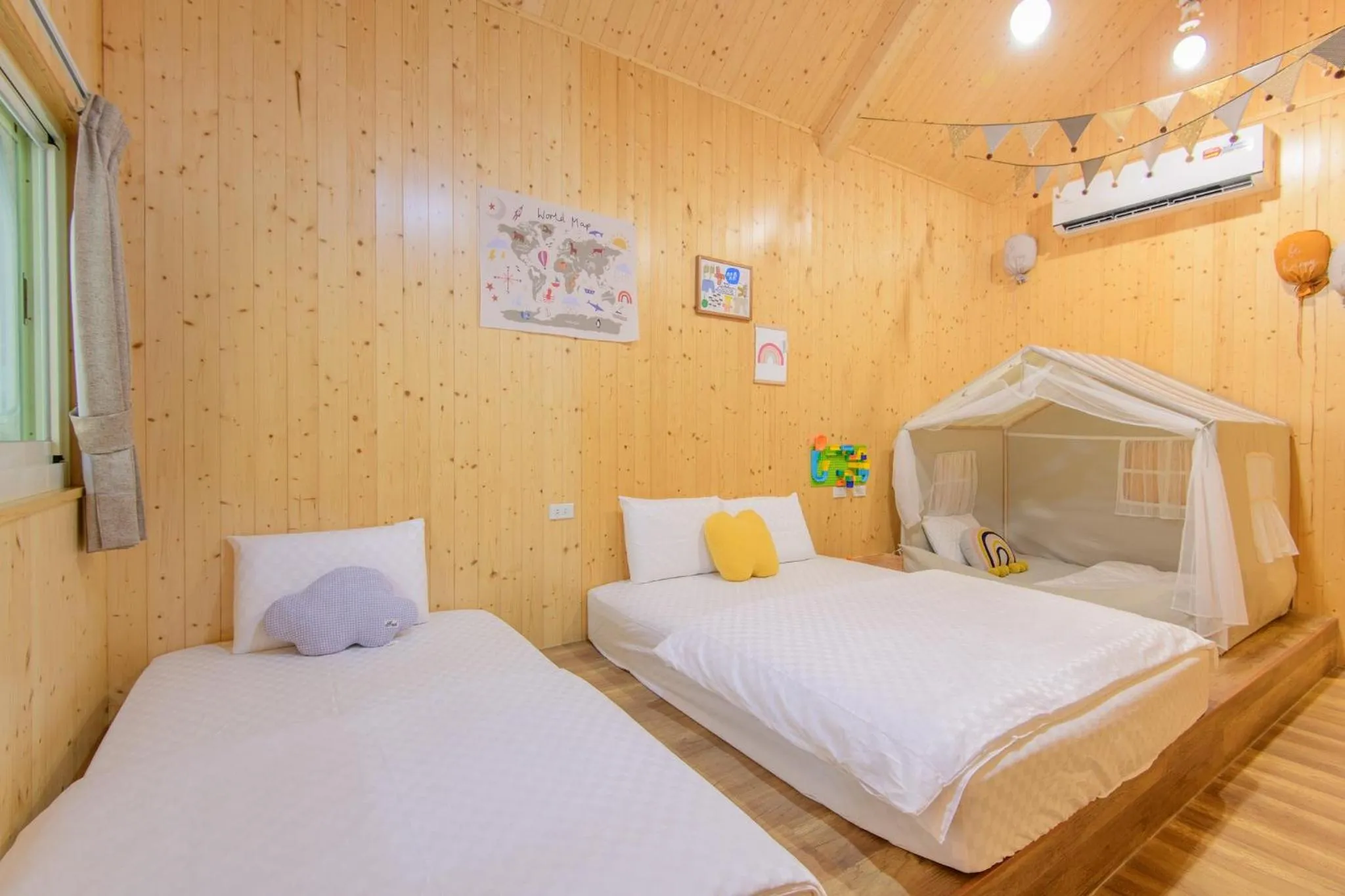 Bedroom, Bed in Little Lost B&B l Family&Pet Friendly