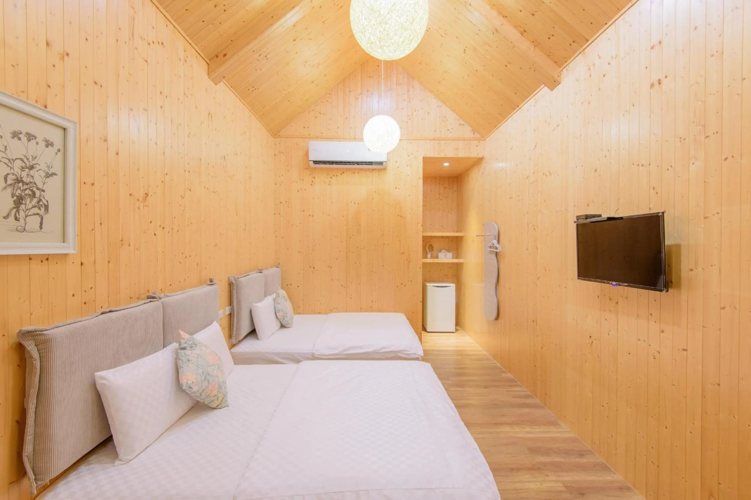 Bedroom, Bed in Little Lost B&B l Family&Pet Friendly