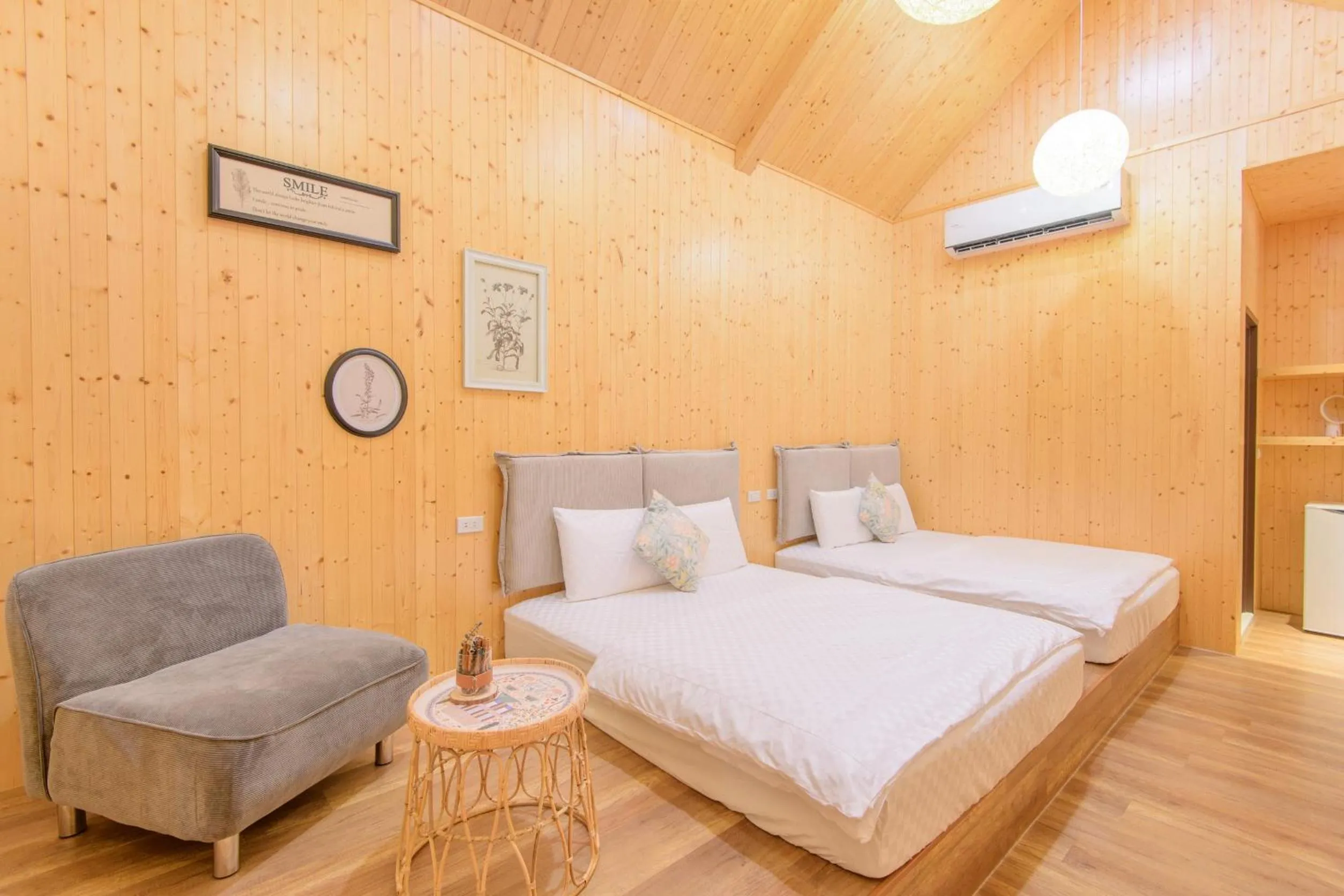 Photo of the whole room, Bed in Little Lost B&B l Family&Pet Friendly