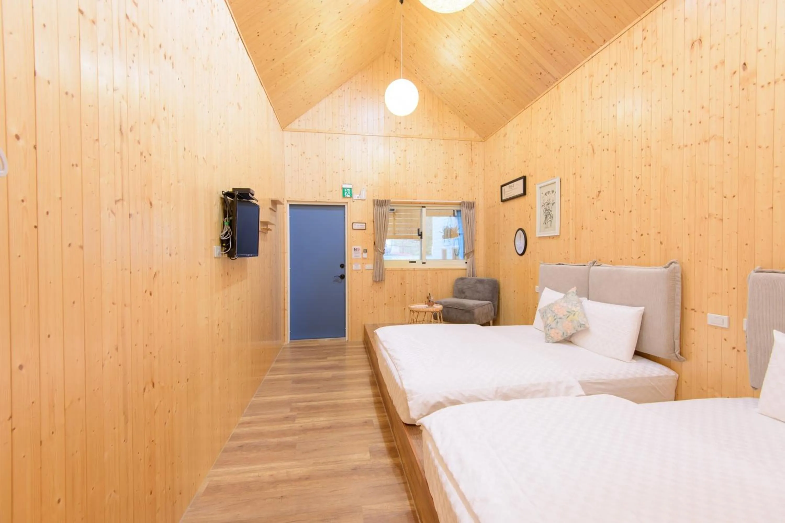 Photo of the whole room, Bed in Little Lost B&B l Family&Pet Friendly