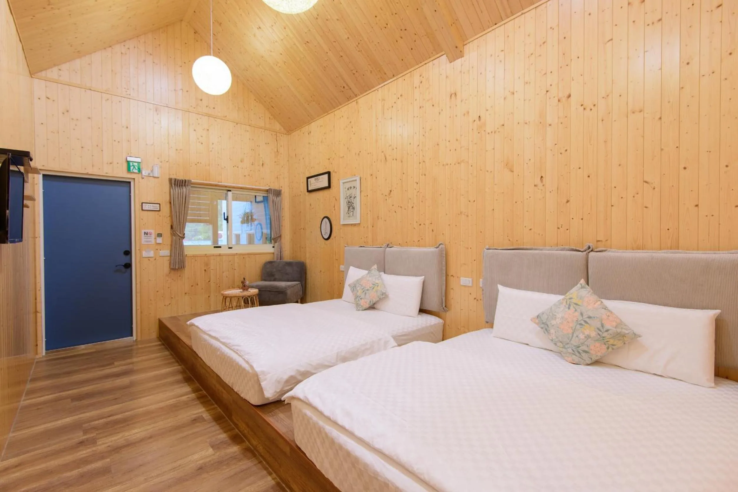 Bedroom, Bed in Little Lost B&B l Family&Pet Friendly