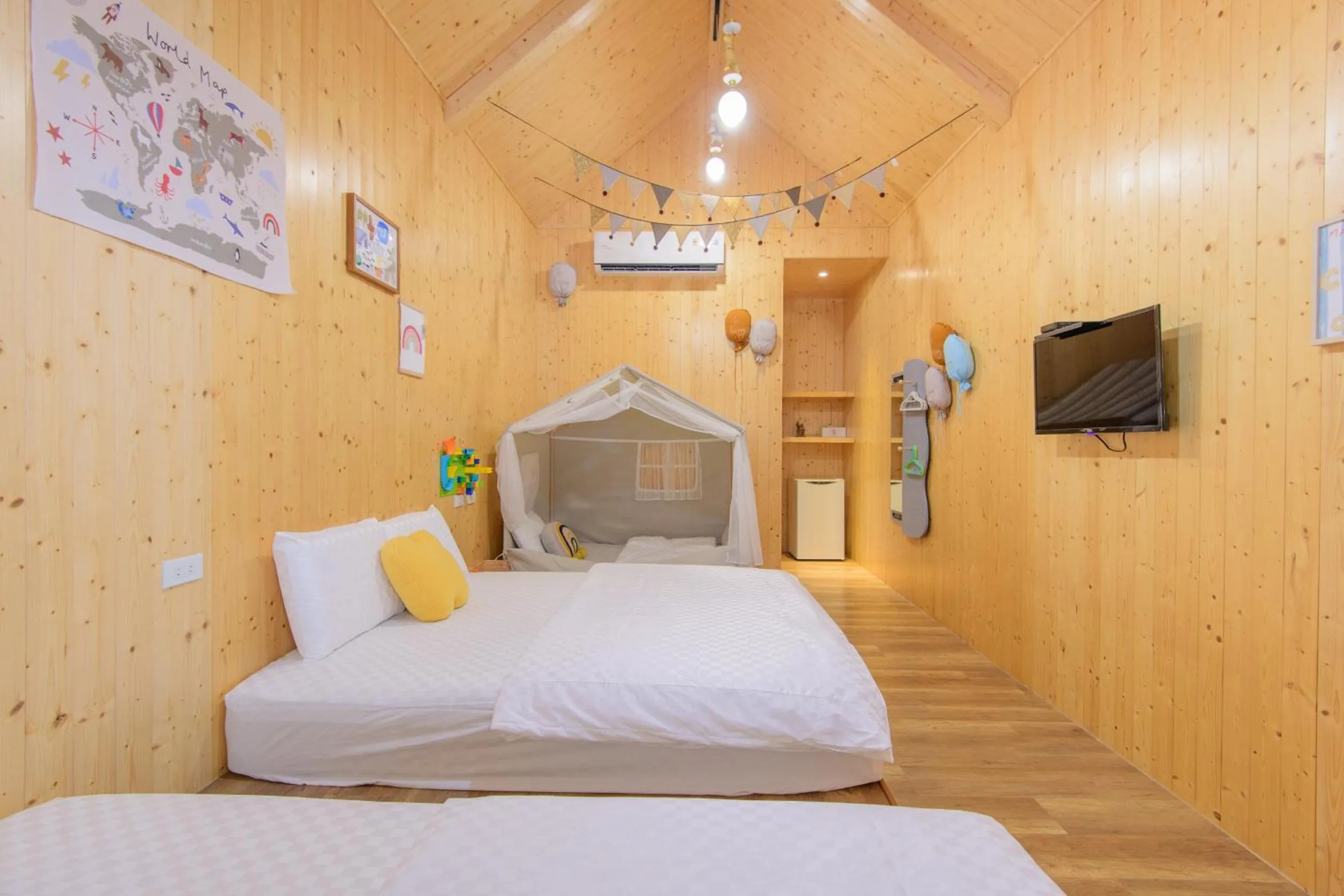 Bedroom, Bed in Little Lost B&B l Family&Pet Friendly