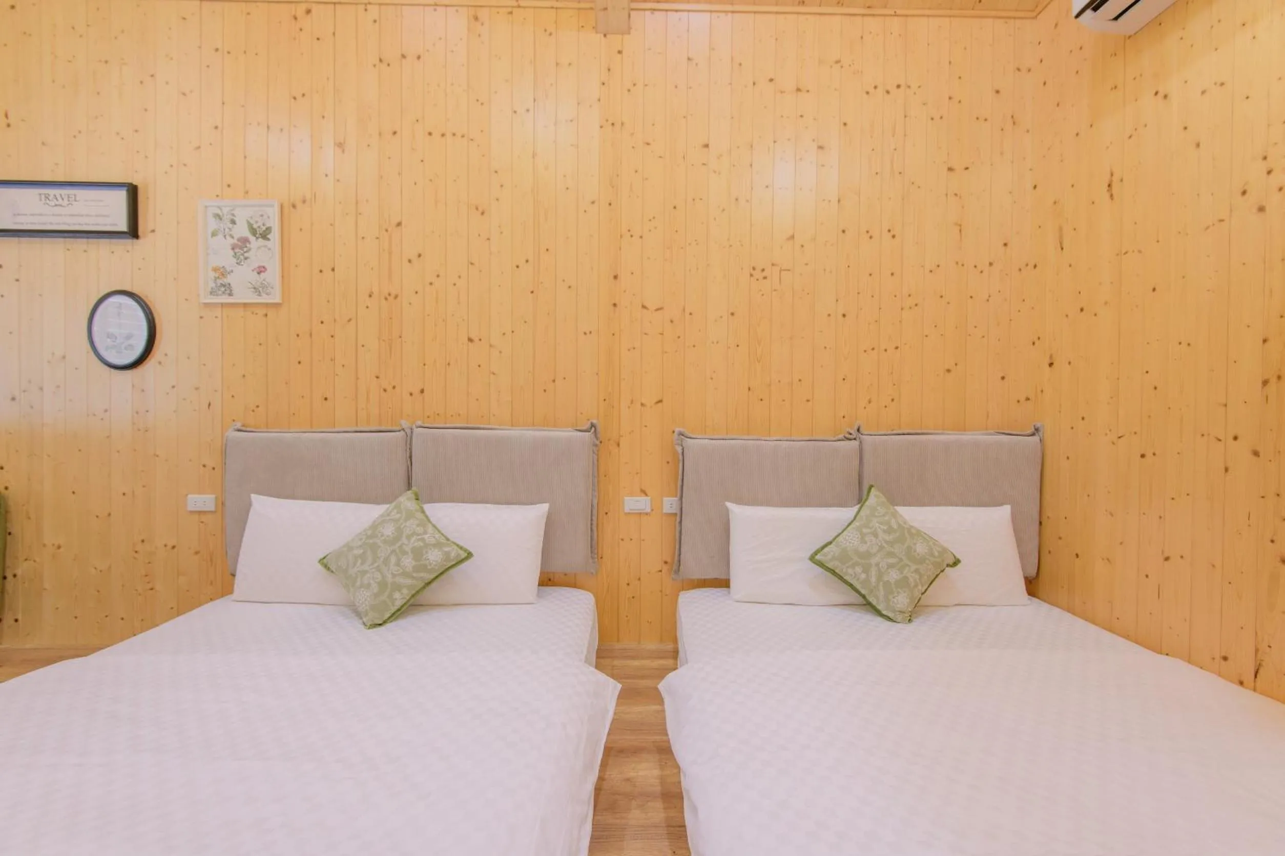Bed in Little Lost B&B l Family&Pet Friendly