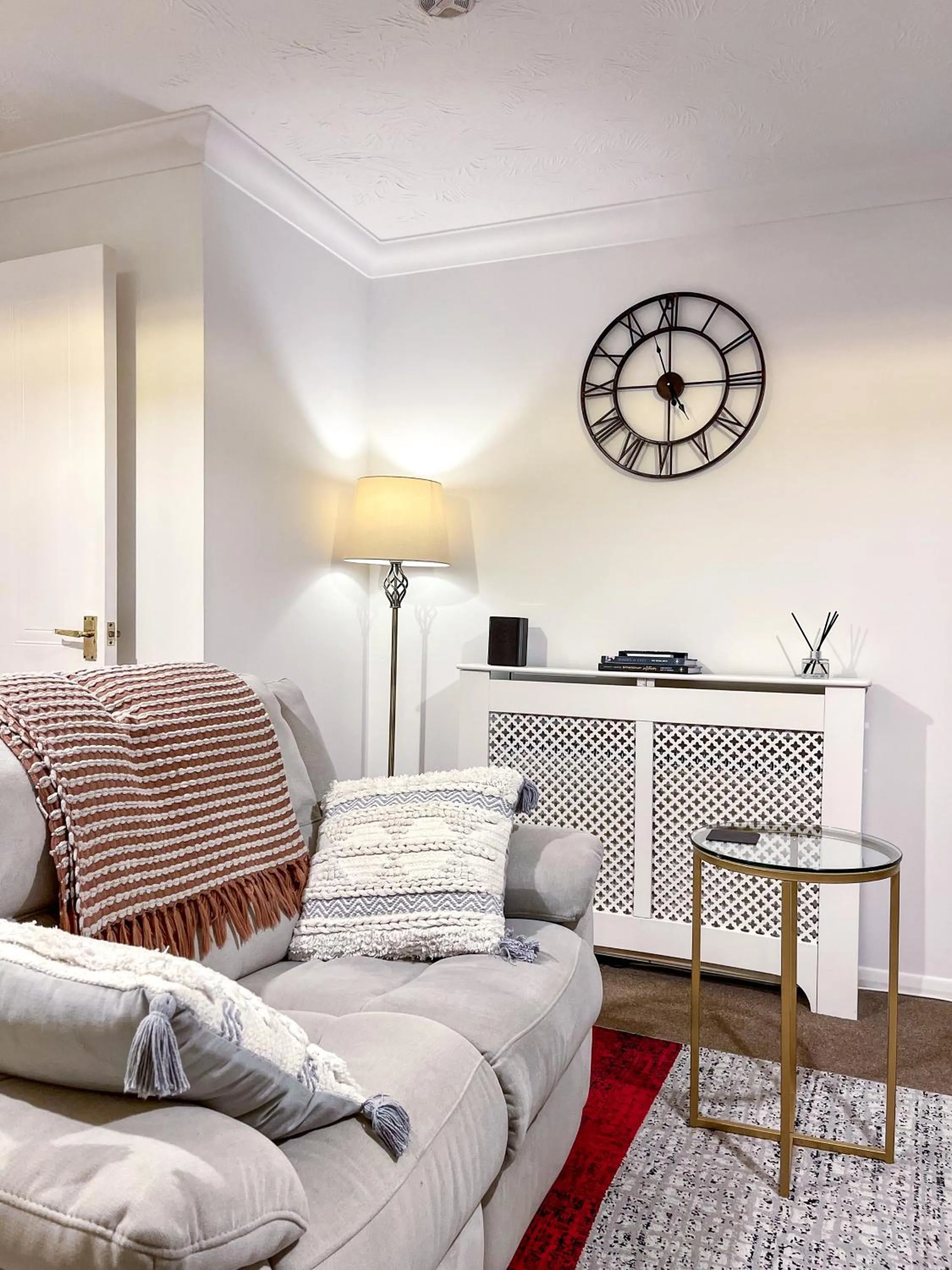 Living room in 1-Bed Apt Sleeps 2 20 min walk to Centre