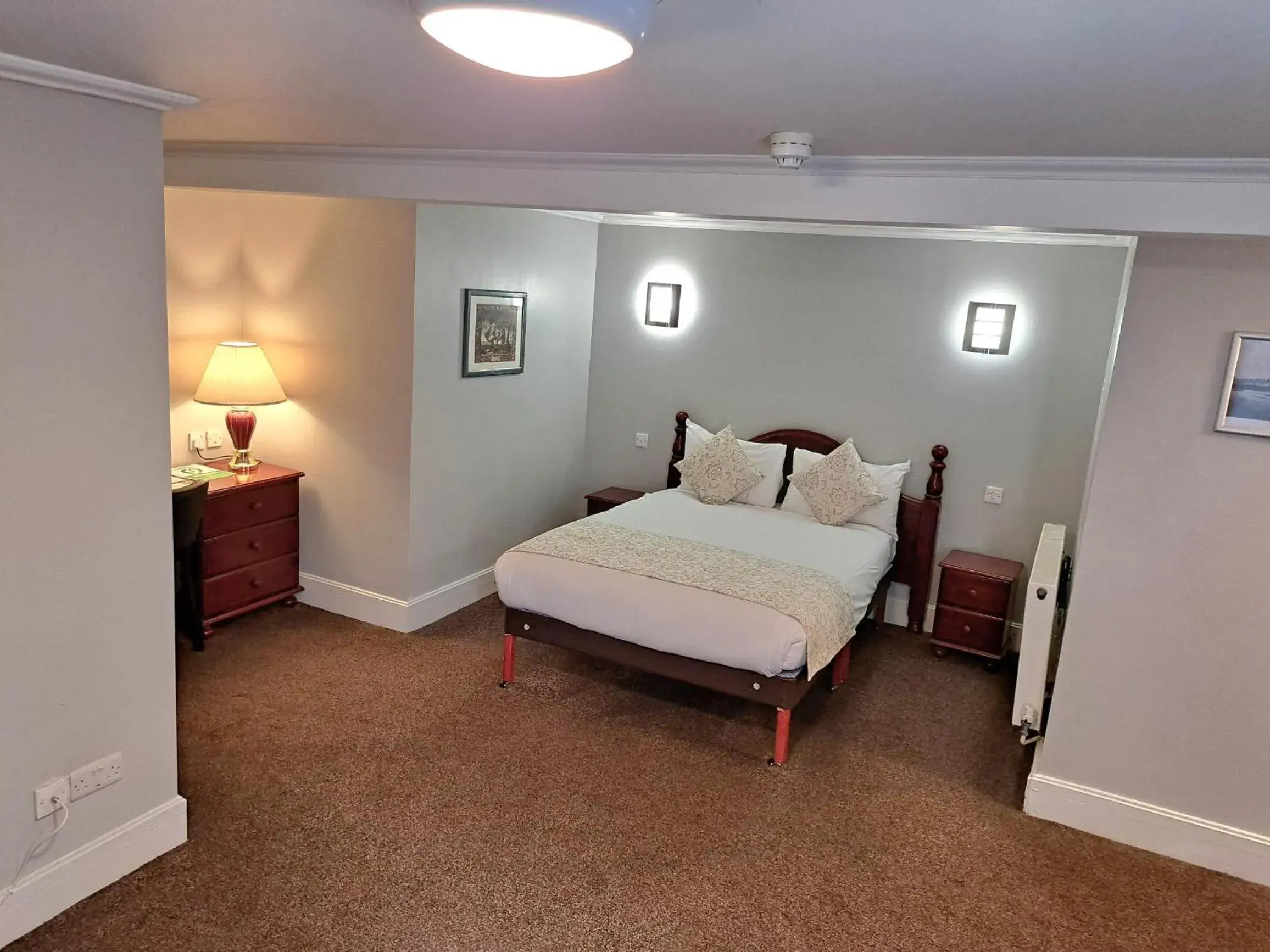 Bed in Prince Of Wales Hotel Bed in Prince Of Wales Hotel