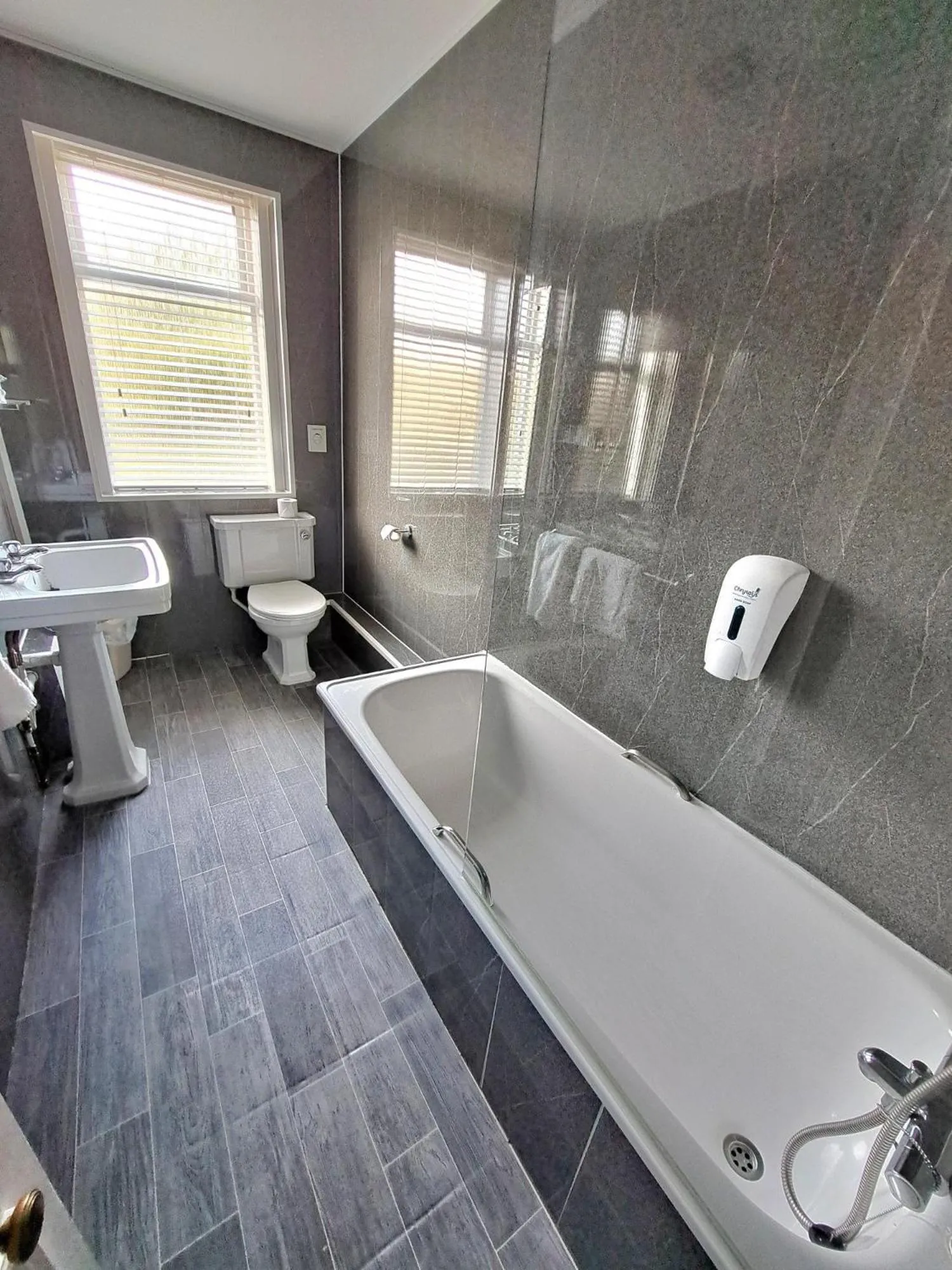 Bathroom in Prince Of Wales Hotel