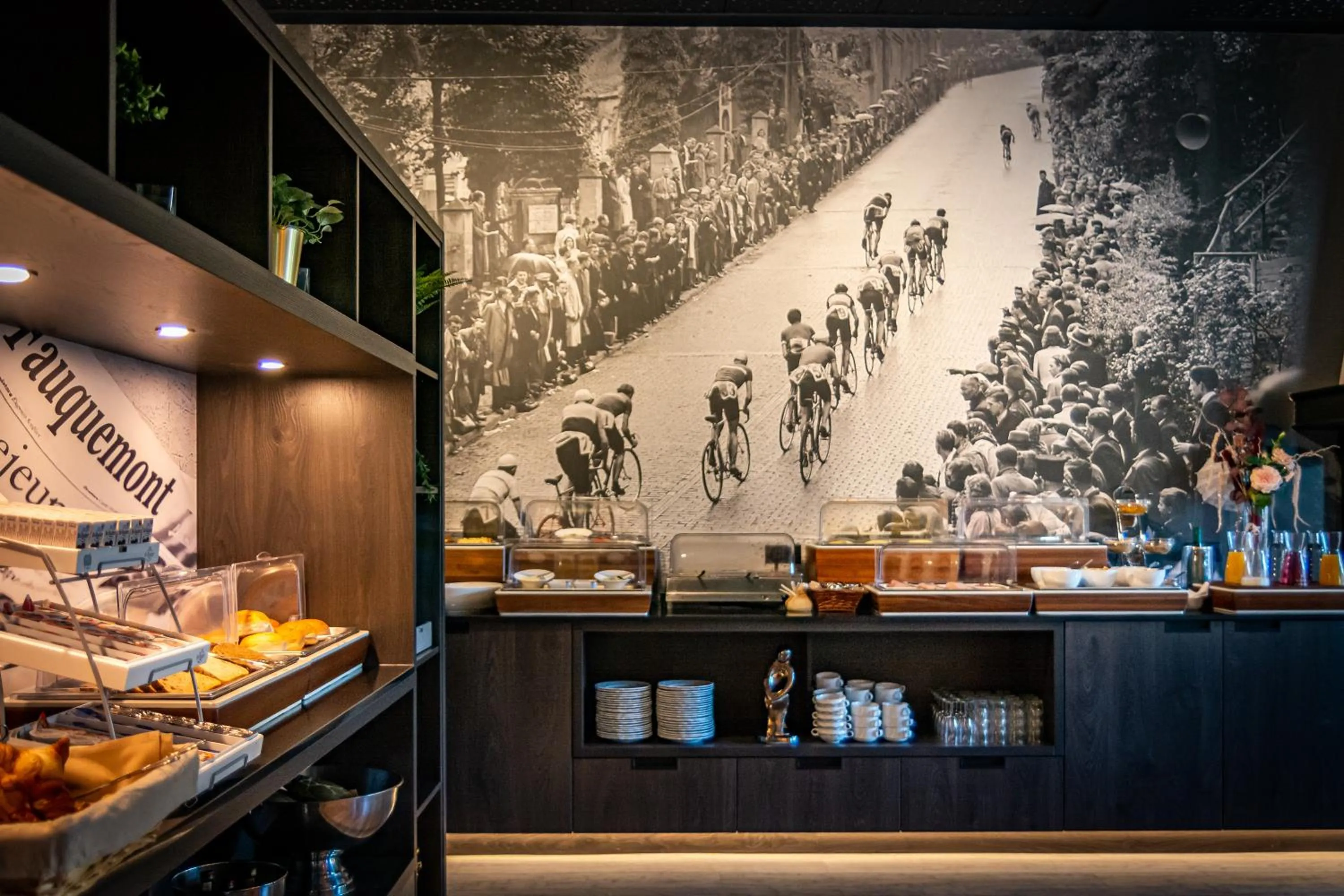 Buffet breakfast in Hotel Hulsman