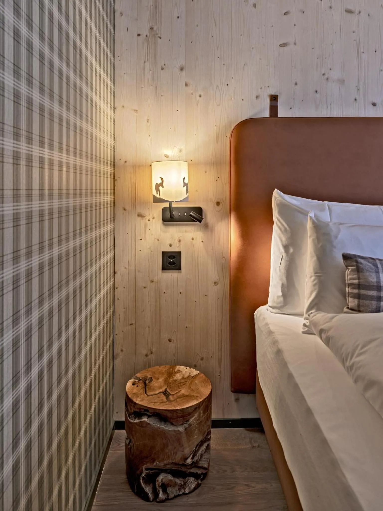 Bed in Hotel Mürren Palace