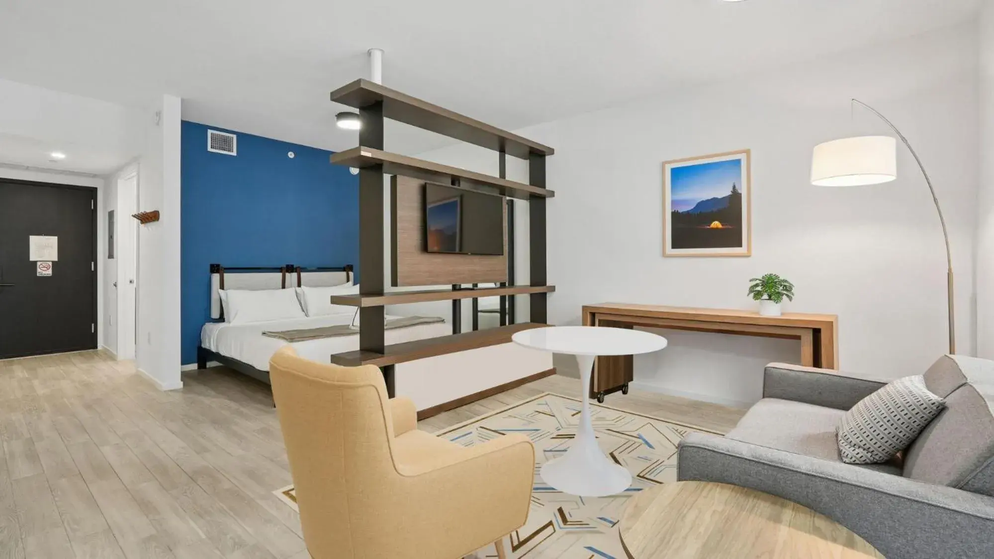 Living room, Bed in Sentral Alea Miami Living room, Bed in Sentral Alea Miami