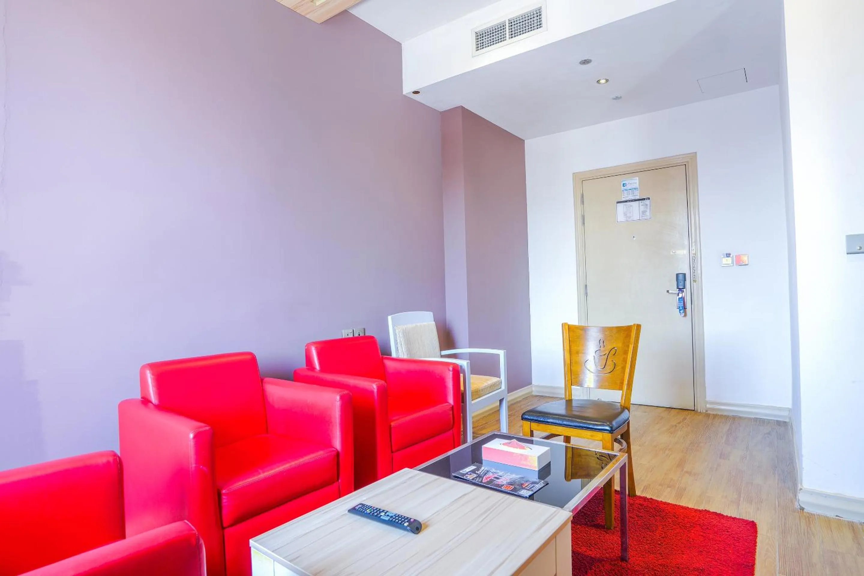 Bedroom in Palette Royal Reflections Hotel and Spa Dubai