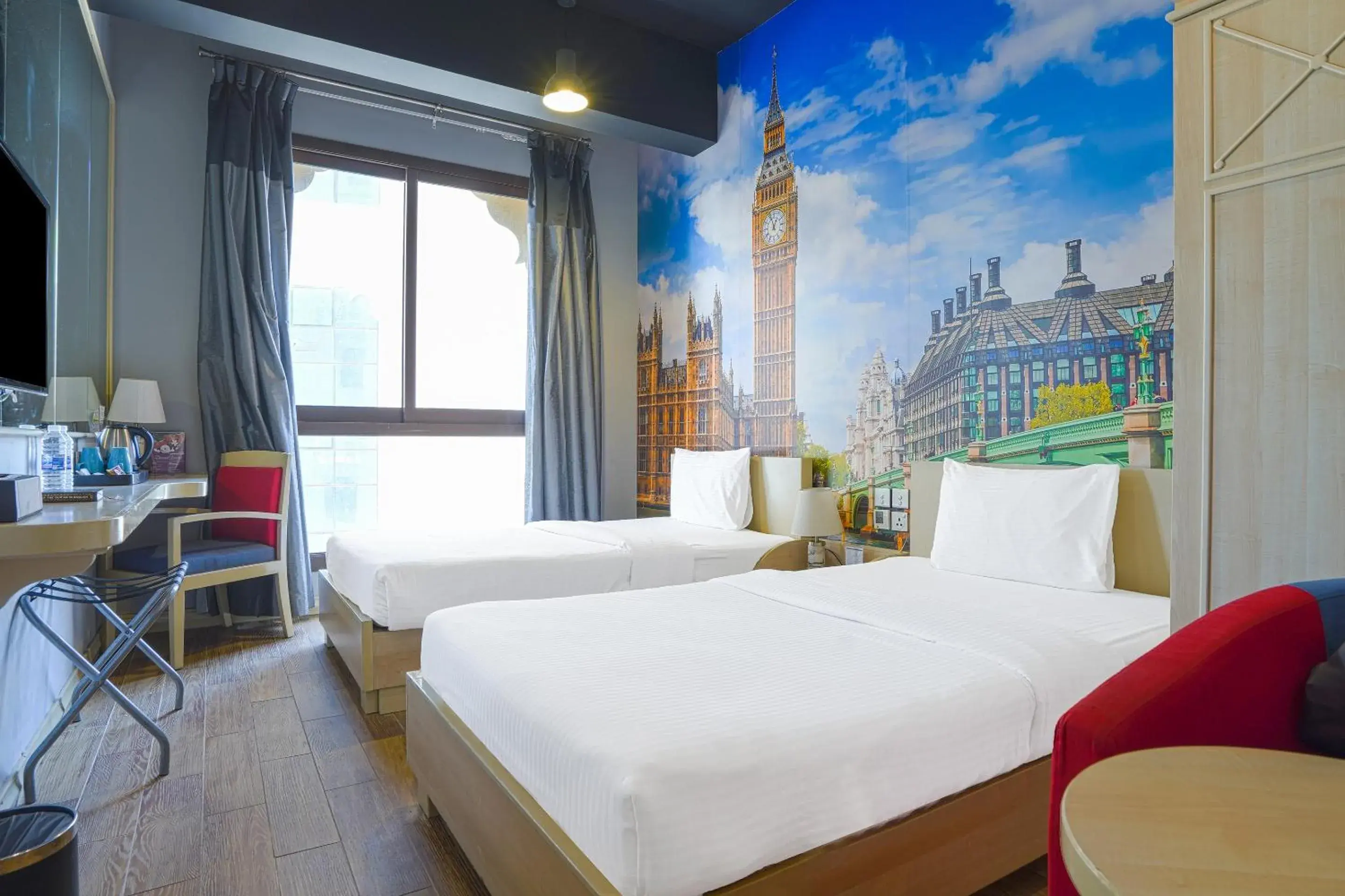 Bedroom in Palette Royal Reflections Hotel and Spa Dubai Bedroom in Palette Royal Reflections Hotel and Spa Dubai